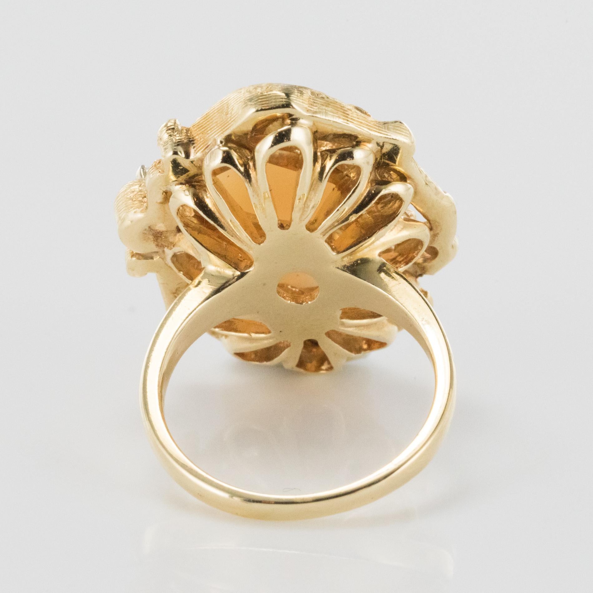 1960s Angel Skin Coral Diamond 14 Karat Yellow Gold Arthur King Spirit Ring In Good Condition For Sale In Poitiers, FR