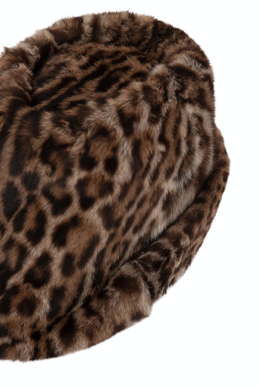 1960s Ocelot Animal Print Leather Bow Embellished Brown Black Genuine Fur Hat In Excellent Condition For Sale In Munich, DE