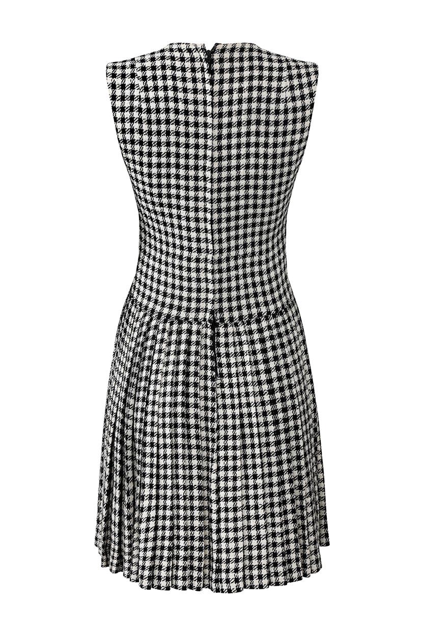 1960s Anne Fogarty Wool Monochrome Check Twin Set With Black Patent Trim 1