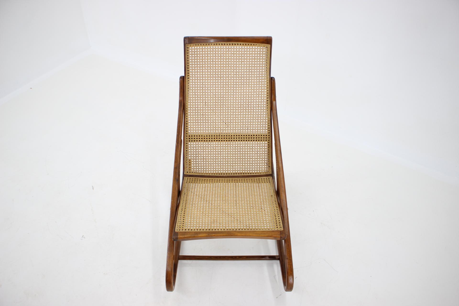 Antonin Suman fauteuil à bascule en bois cintré des années 1960, Tchécoslovaquie en vente 1
