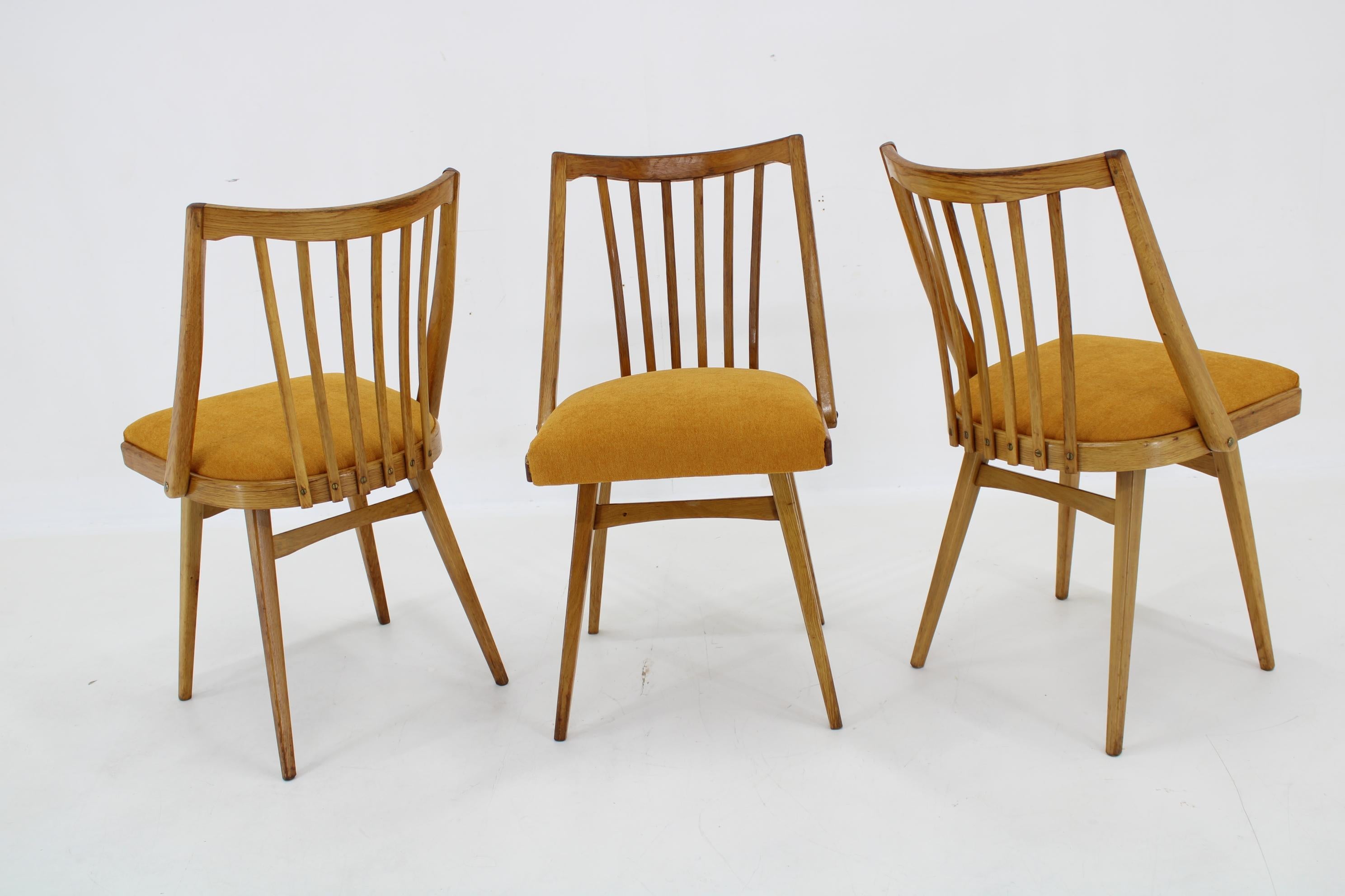 1960s Antonin Suman Oak Chair, Set of Three  In Good Condition For Sale In Praha, CZ