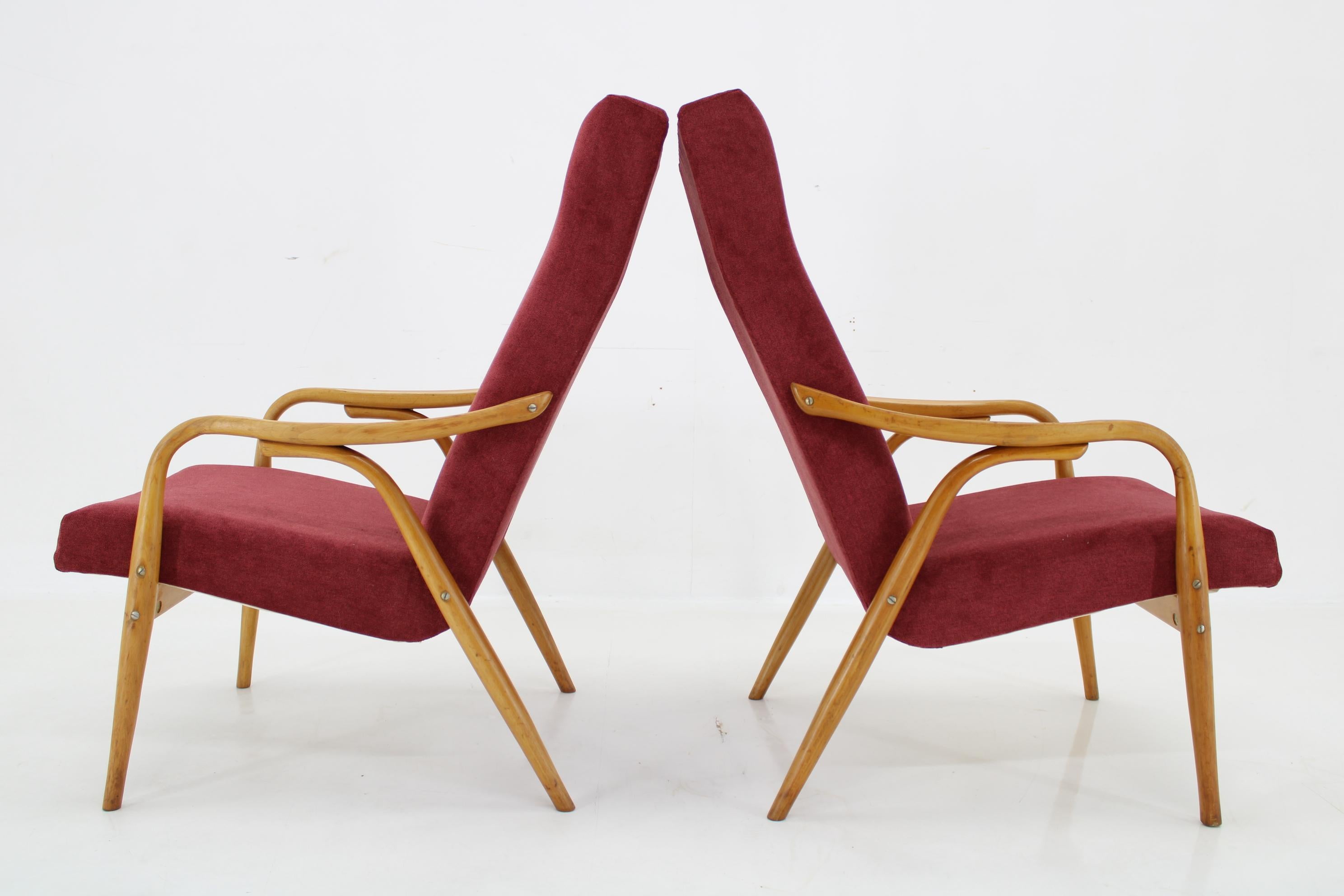 Antonin Suman paire de fauteuils restaurés des années 1960 Bon état - En vente à Praha, CZ