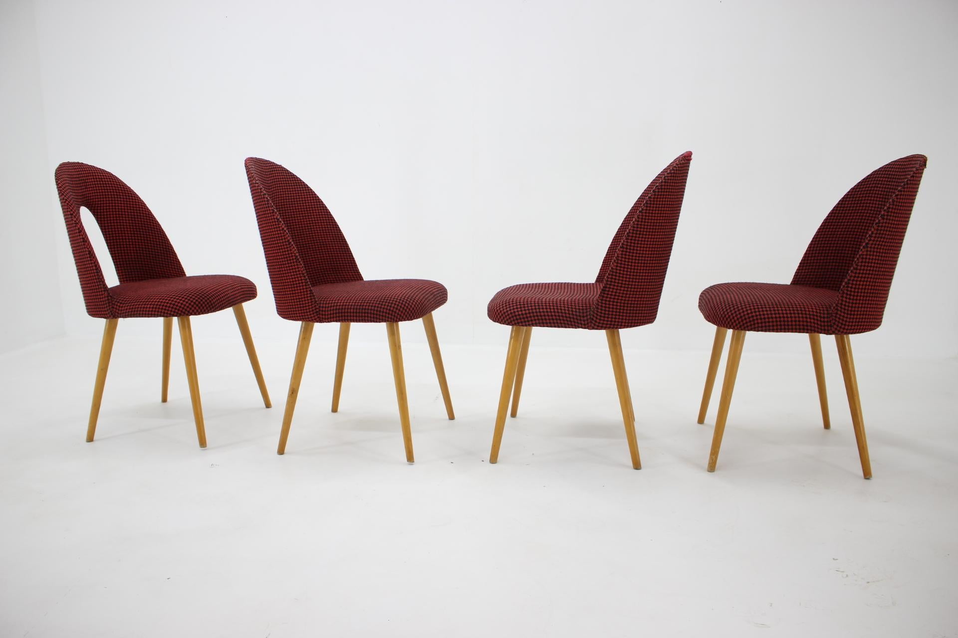 Tchèque Antonin Suman ensemble de quatre chaises de salle à manger des années 1960, Tchécoslovaquie en vente