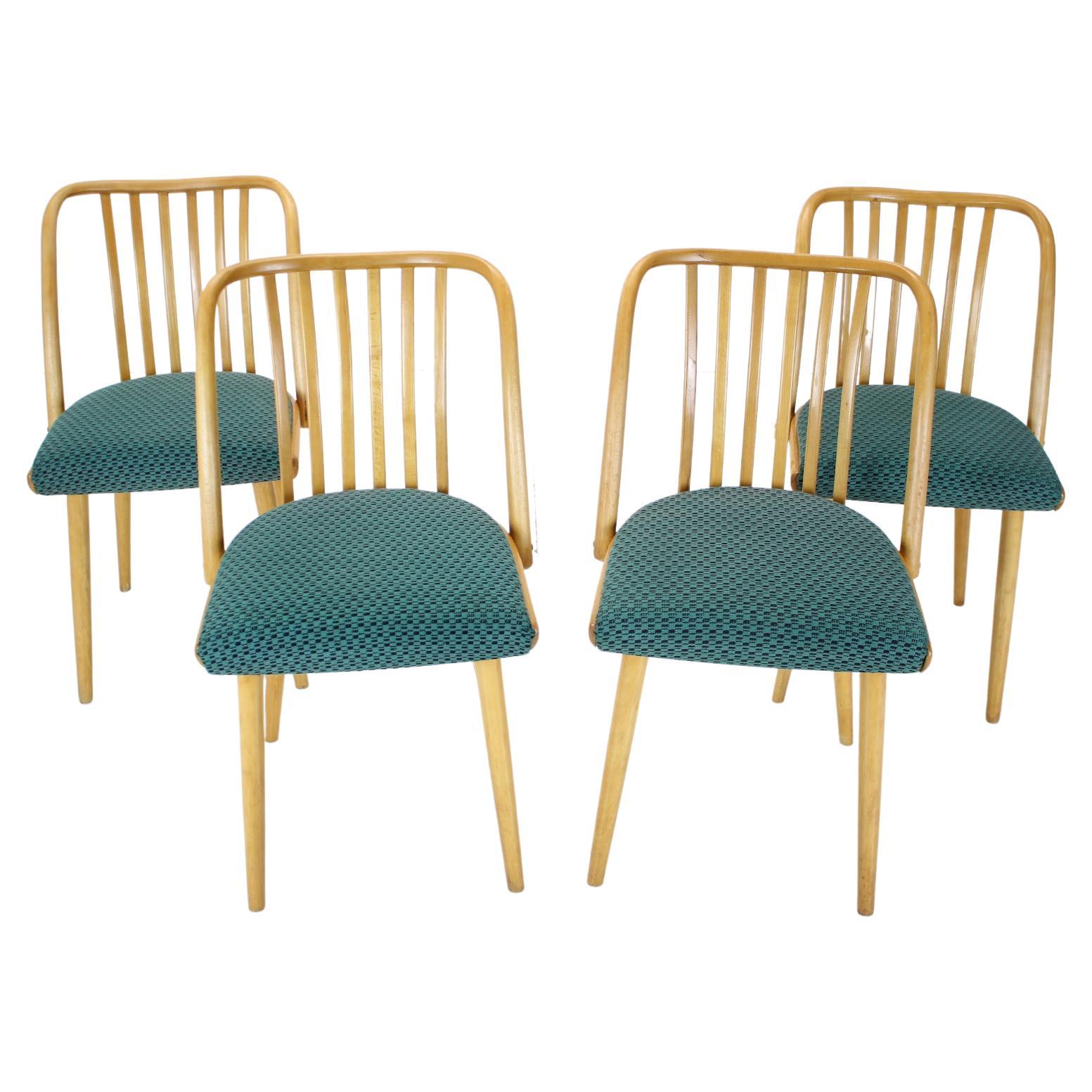 Antonin Suman ensemble de quatre chaises de salle à manger des années 1960, Tchécoslovaquie en vente