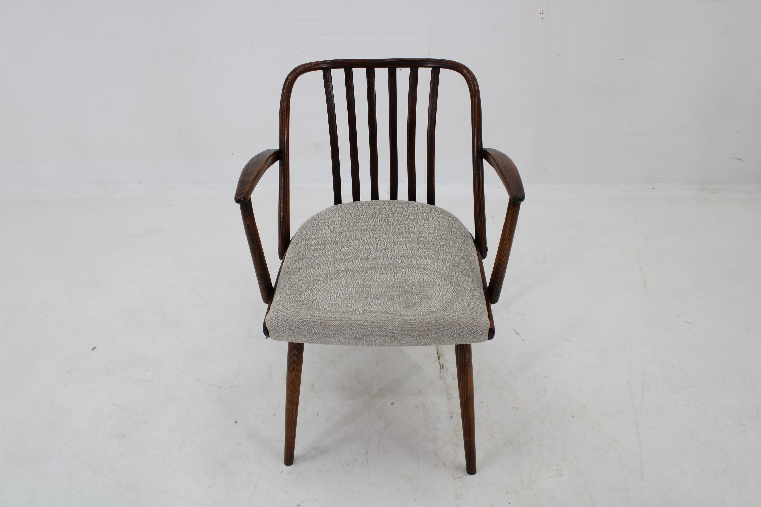Set di sei sedie da pranzo in Beeche di Antonin Suman del 1960, restaurate in vendita 3