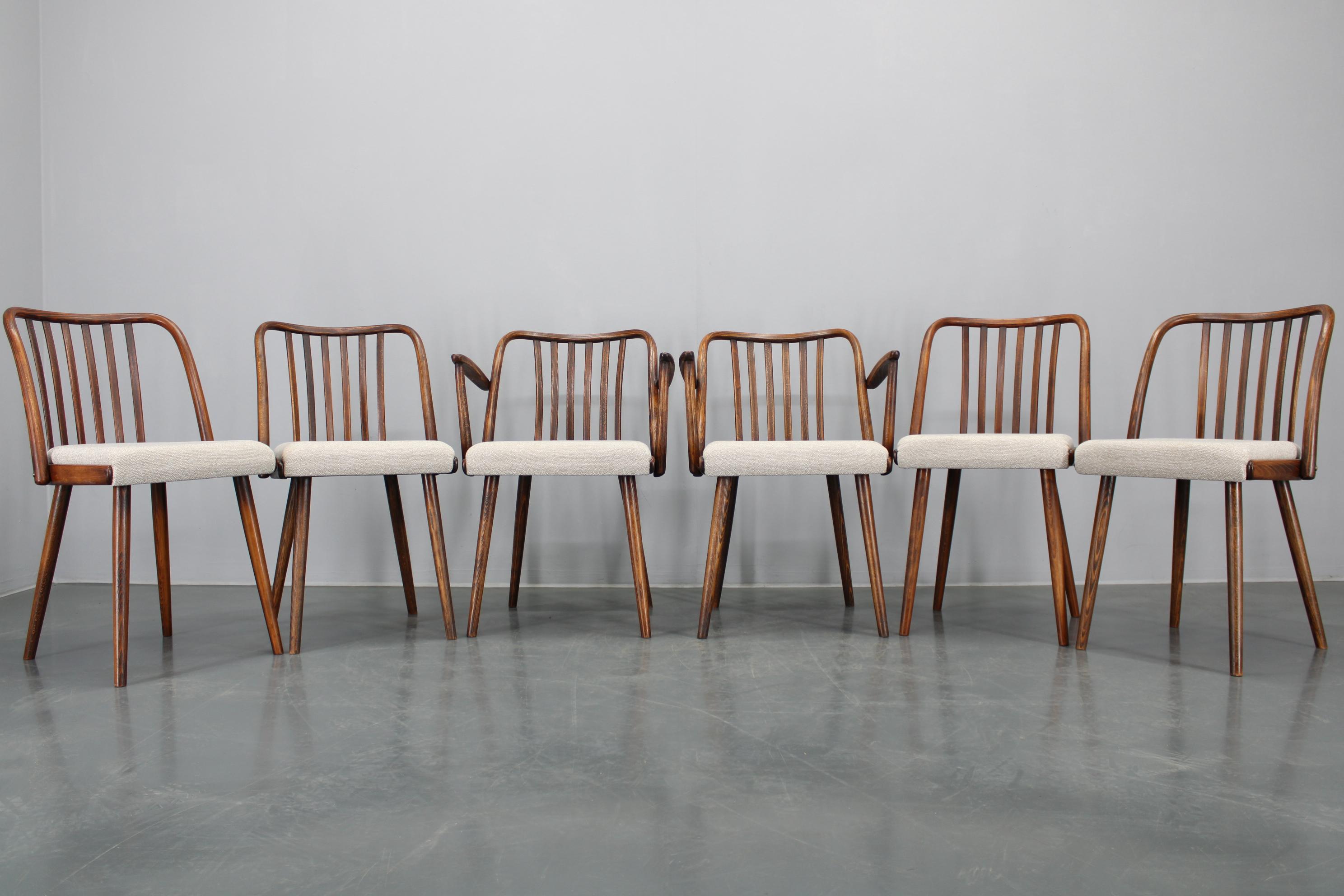 - Newly upholstered 
- Carefully refurbished 
- Armchairs dimensions: Height: 76 cm ,Seat height 47cm Width: 55cm ,Depth: 56cm ,Height of the armrests:  68 cm