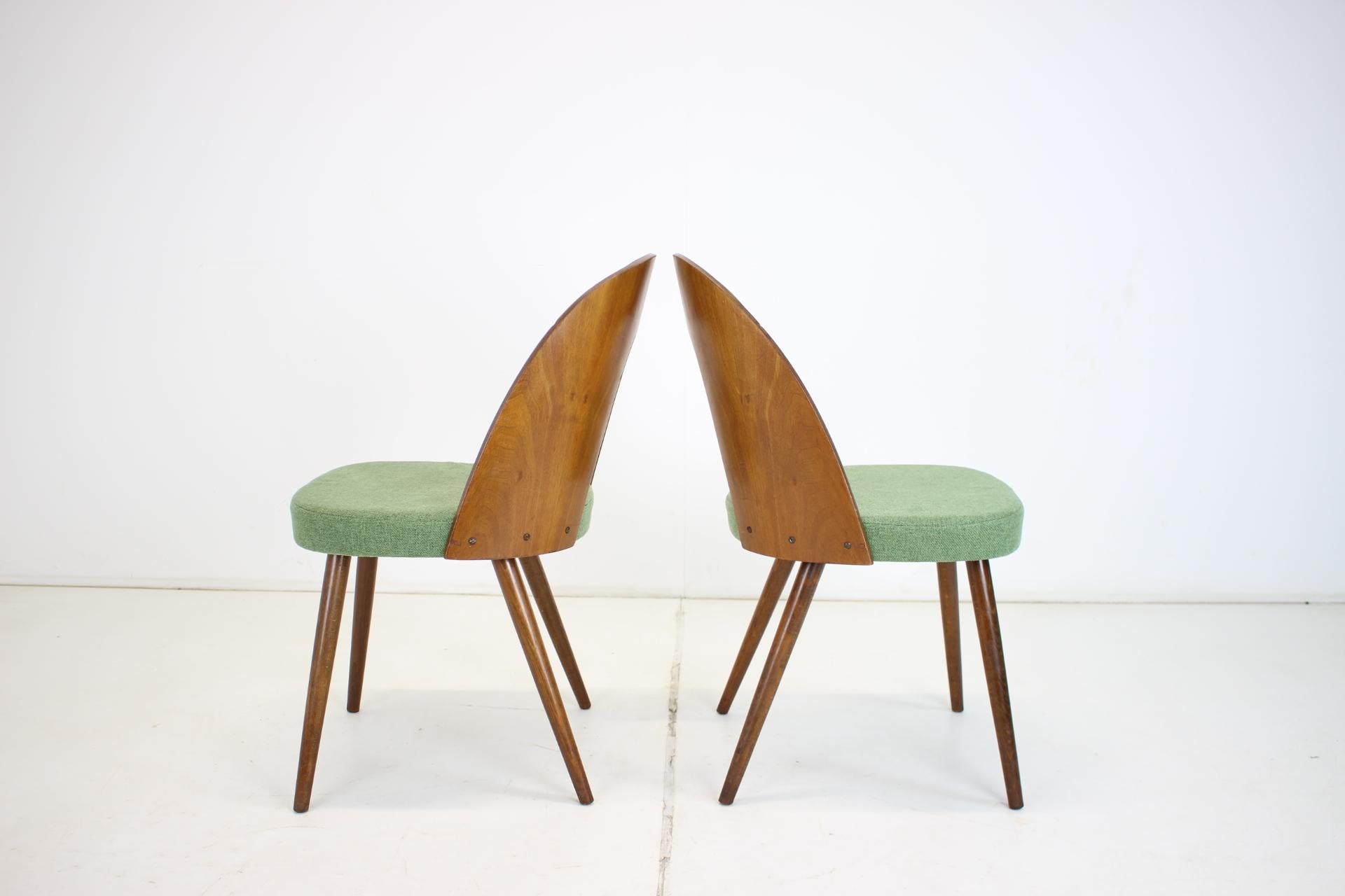 Mid-Century Modern 1960s Antonin Suman Set of Two Dining Chairs, Czechoslovakia For Sale