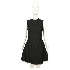 1960's ANTONIO DEL CASTILLO vestido negro de alta costura con bolsillos de parche y encaje