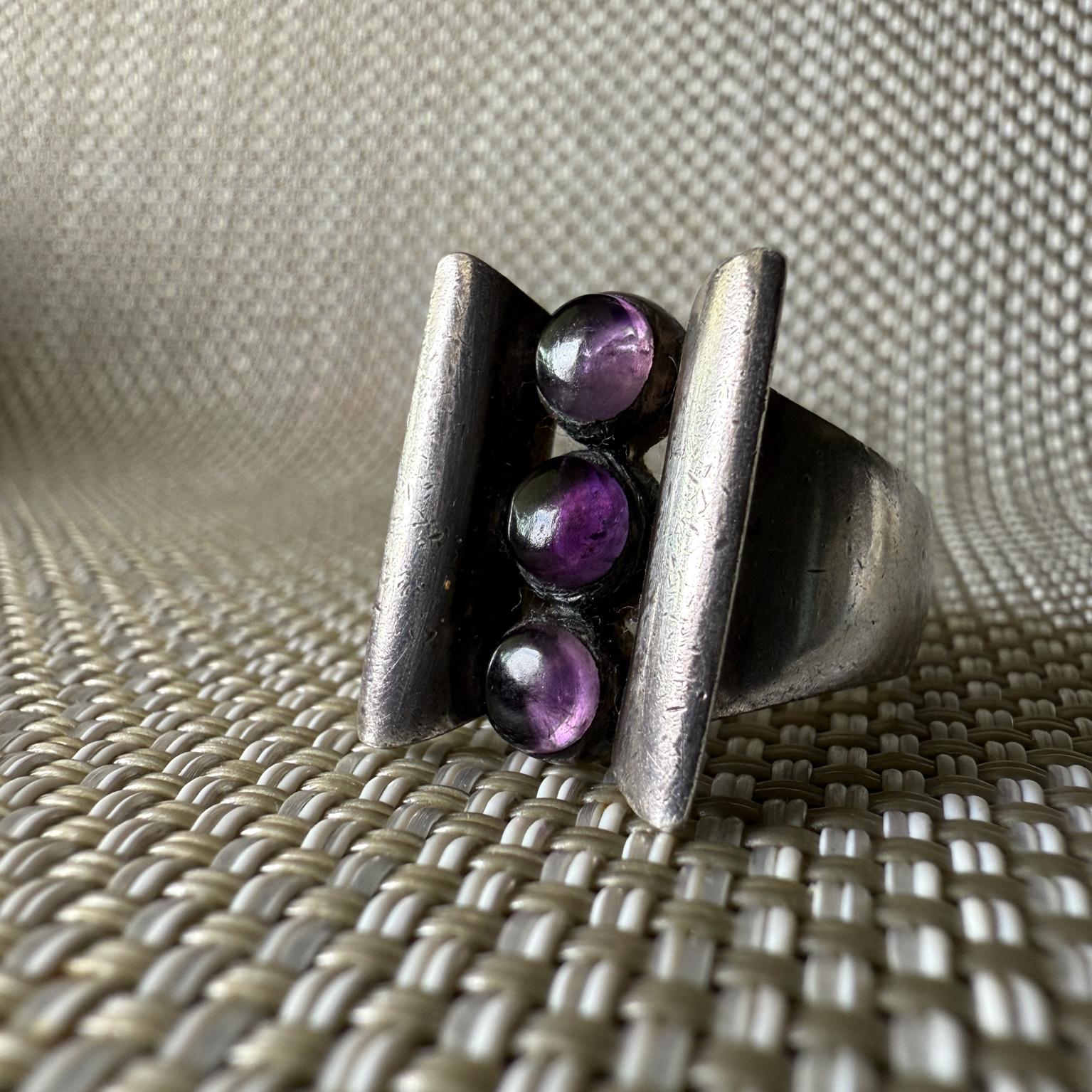 1960s Antonio Pineda Modernist Ring Amethyst Sterling Silver 7.75 For Sale 1