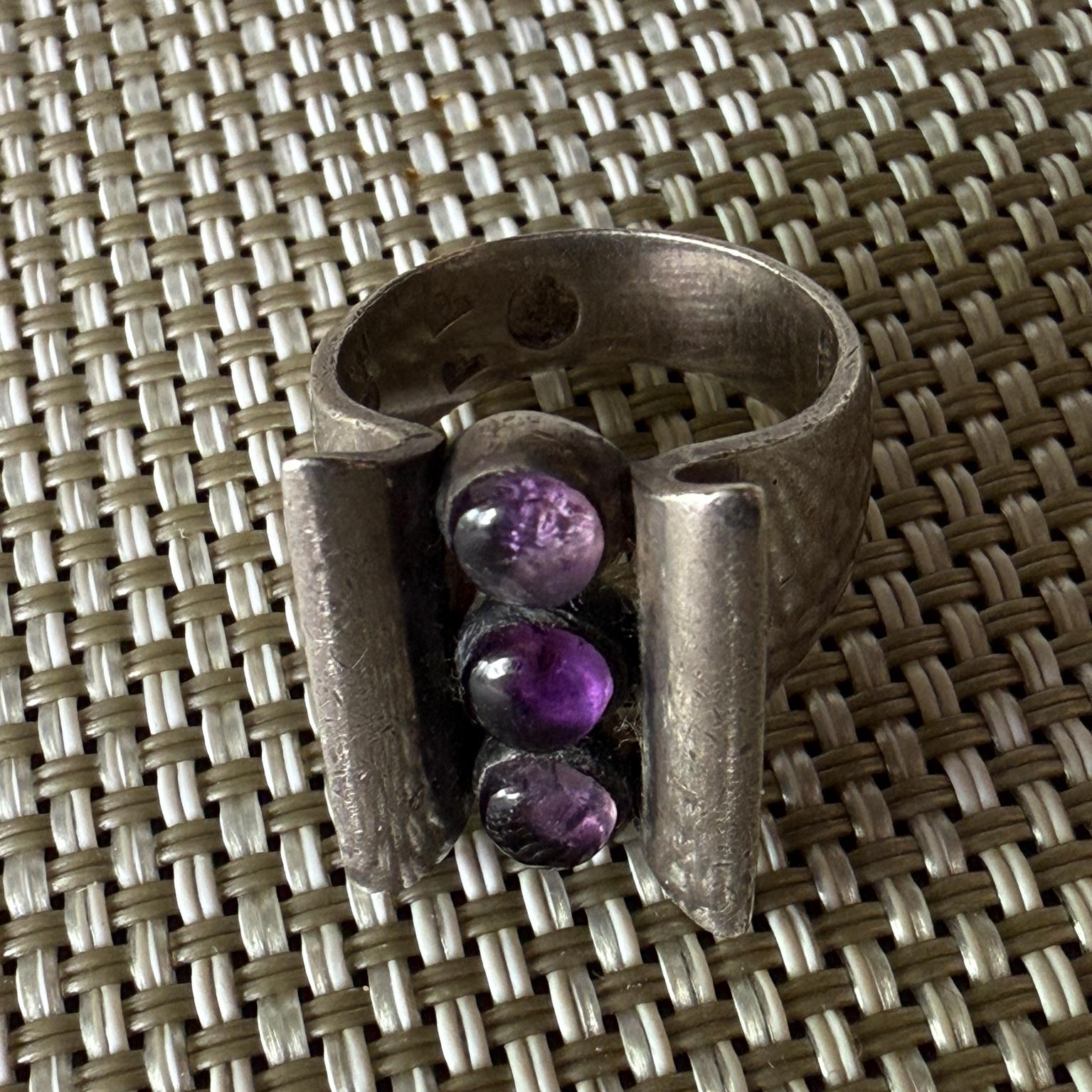 1960s Antonio Pineda Modernist Ring Amethyst Sterling Silver 7.75 For Sale 4