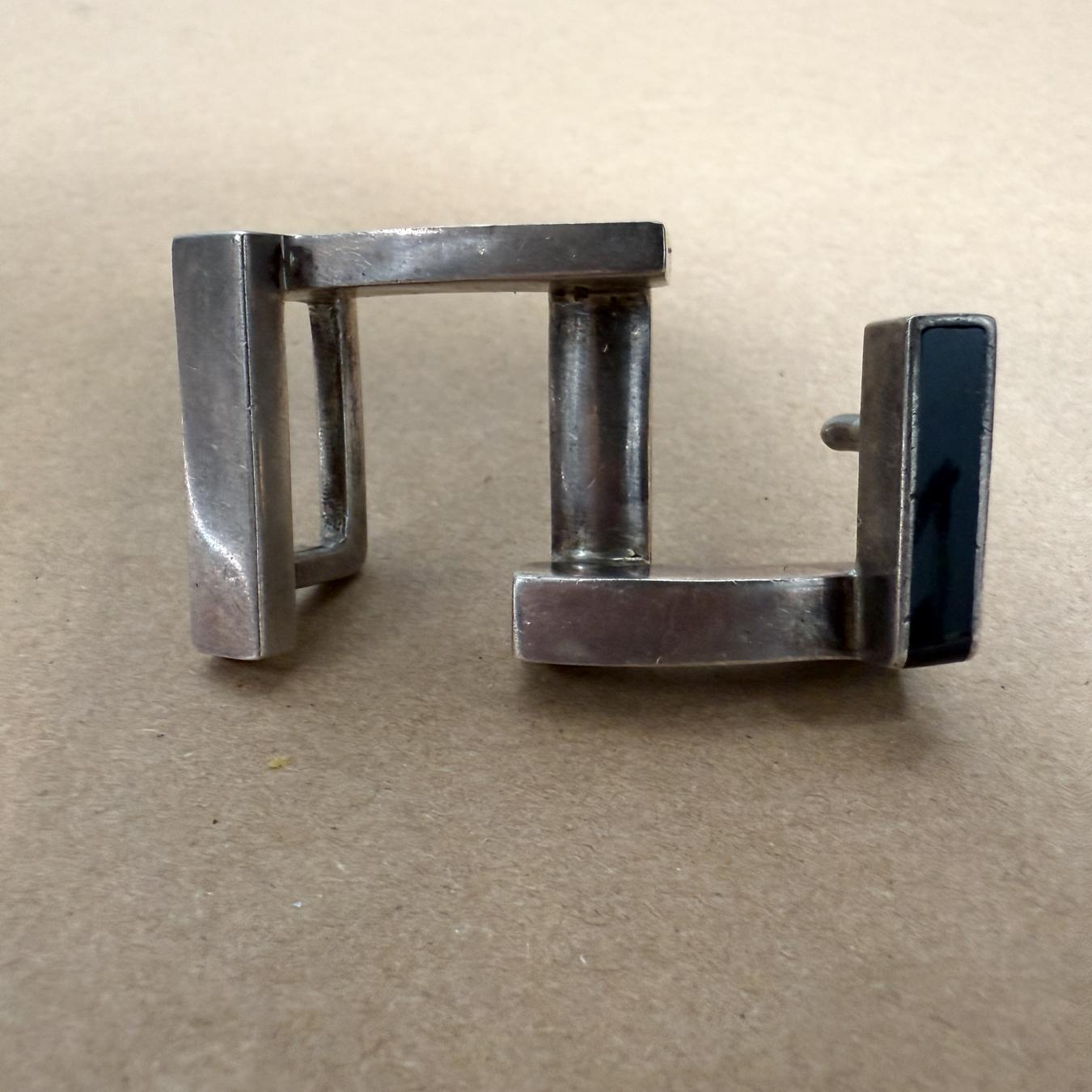 1960s Antoñio Pineda Styled Belt Buckle Silver and Onyx In Good Condition For Sale In Chula Vista, CA