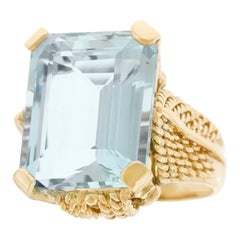 Vintage 1960s Aquamarine-Set Gold Ring