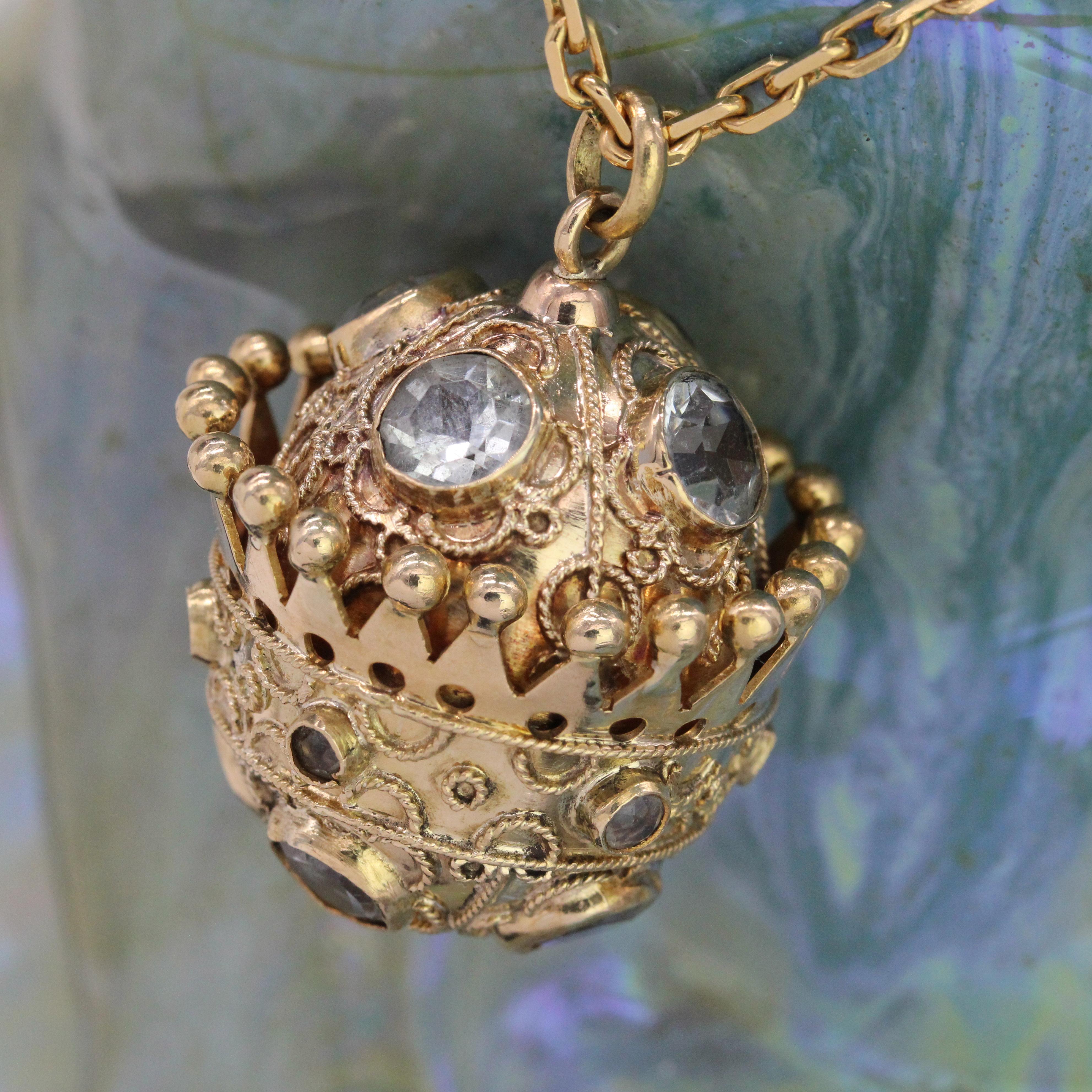 1960 Pendentif sphérique en or jaune 18 carats avec aigues-marines en vente 2