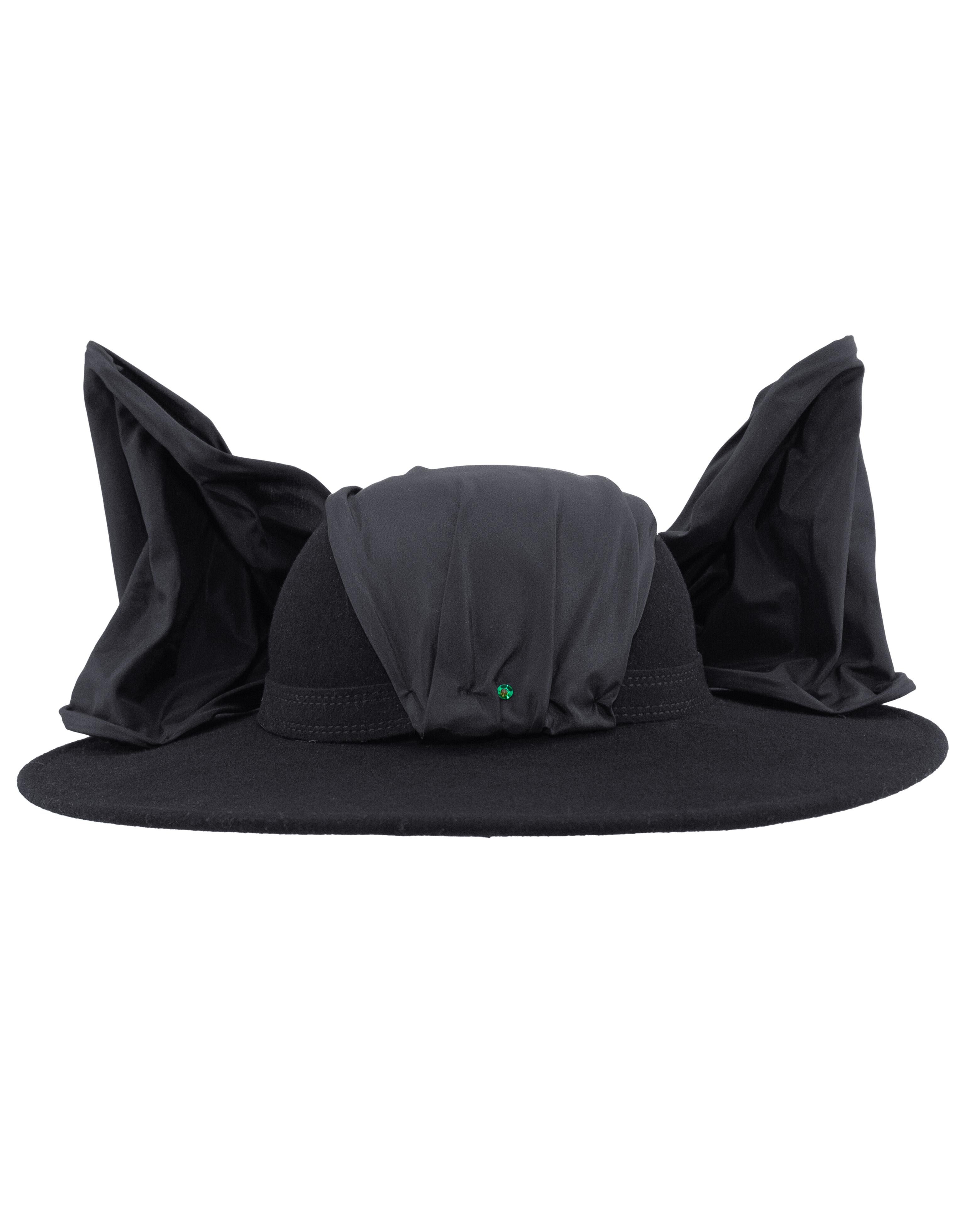 Cappello in lana nera Archie Eason del 1960 con fiocco scultoreo In condizioni buone in vendita a Toronto, Ontario