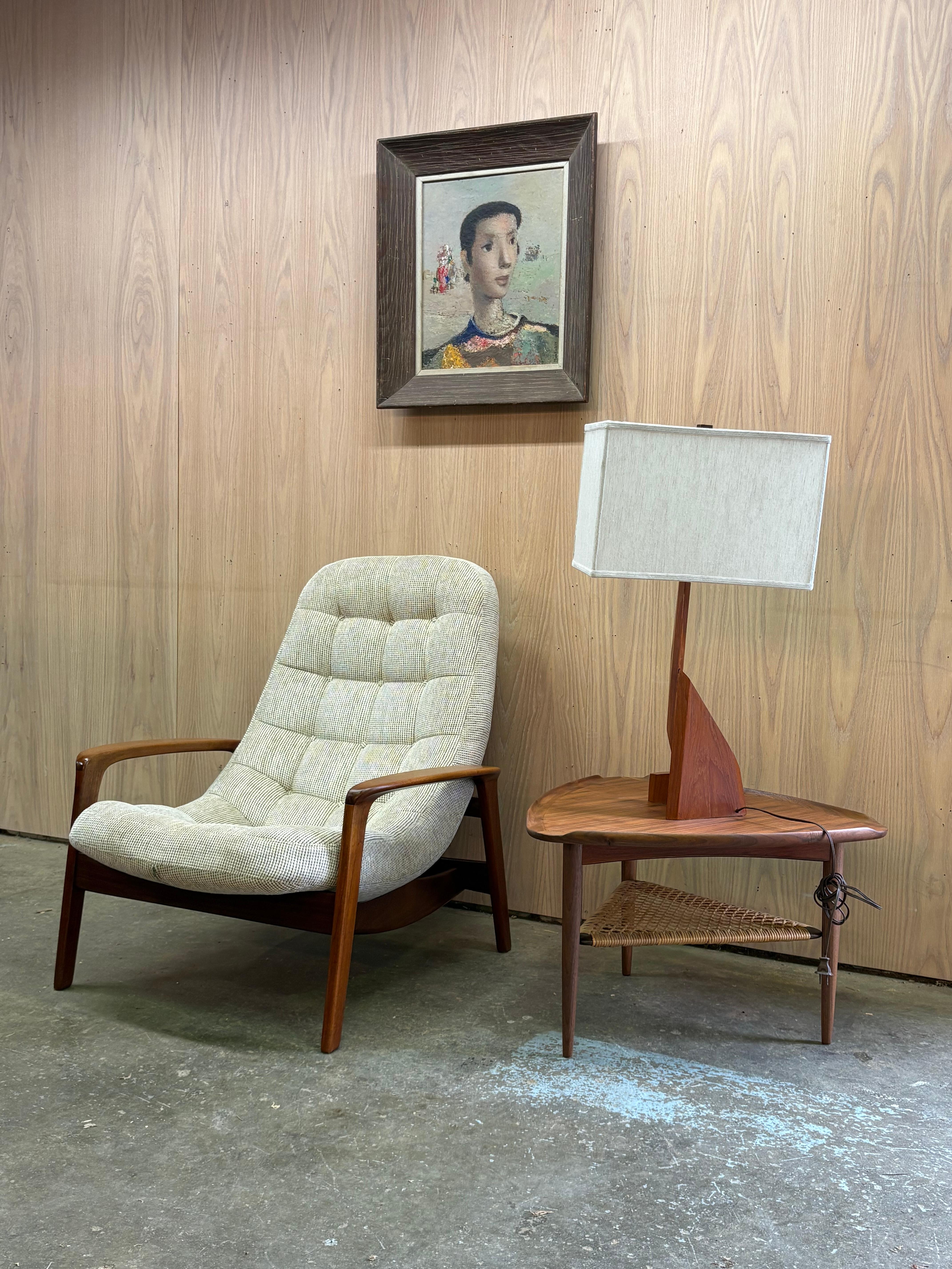 1960s Architectural Solid Teak Table Lamp en vente 3