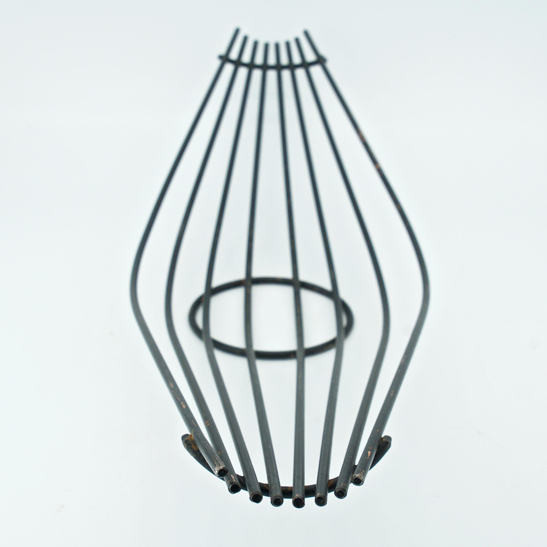 1960s Architectural Steel Wire Sculpture Bowl Centerpiece Guitar Basket McM In Good Condition For Sale In Hyattsville, MD