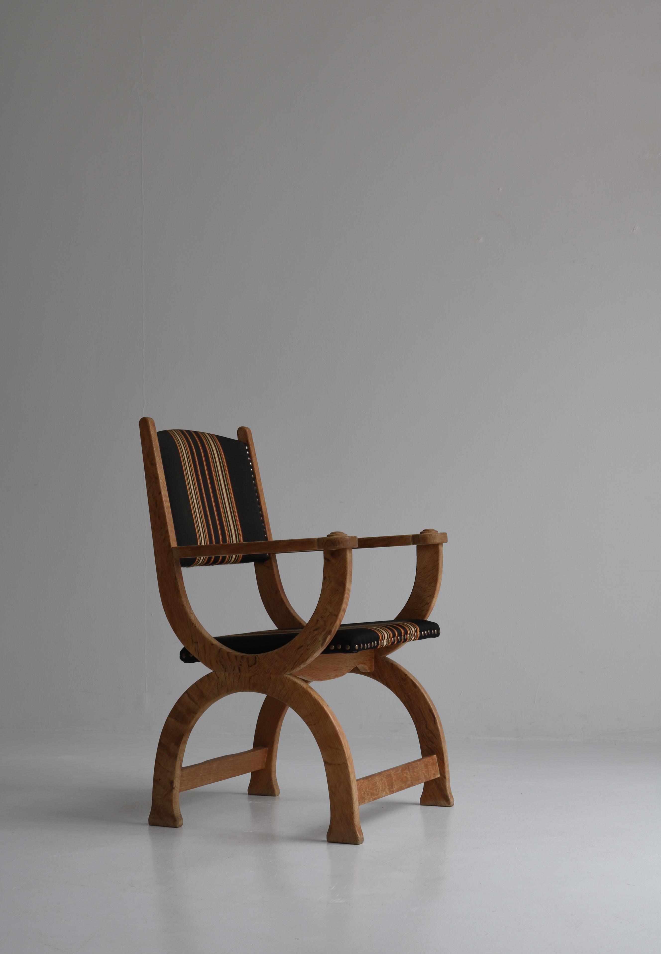 1960s, Arm Chair in Quartersawn Oak & Olmerdug by Henry Kjærnulff, Danish Modern In Good Condition For Sale In Odense, DK