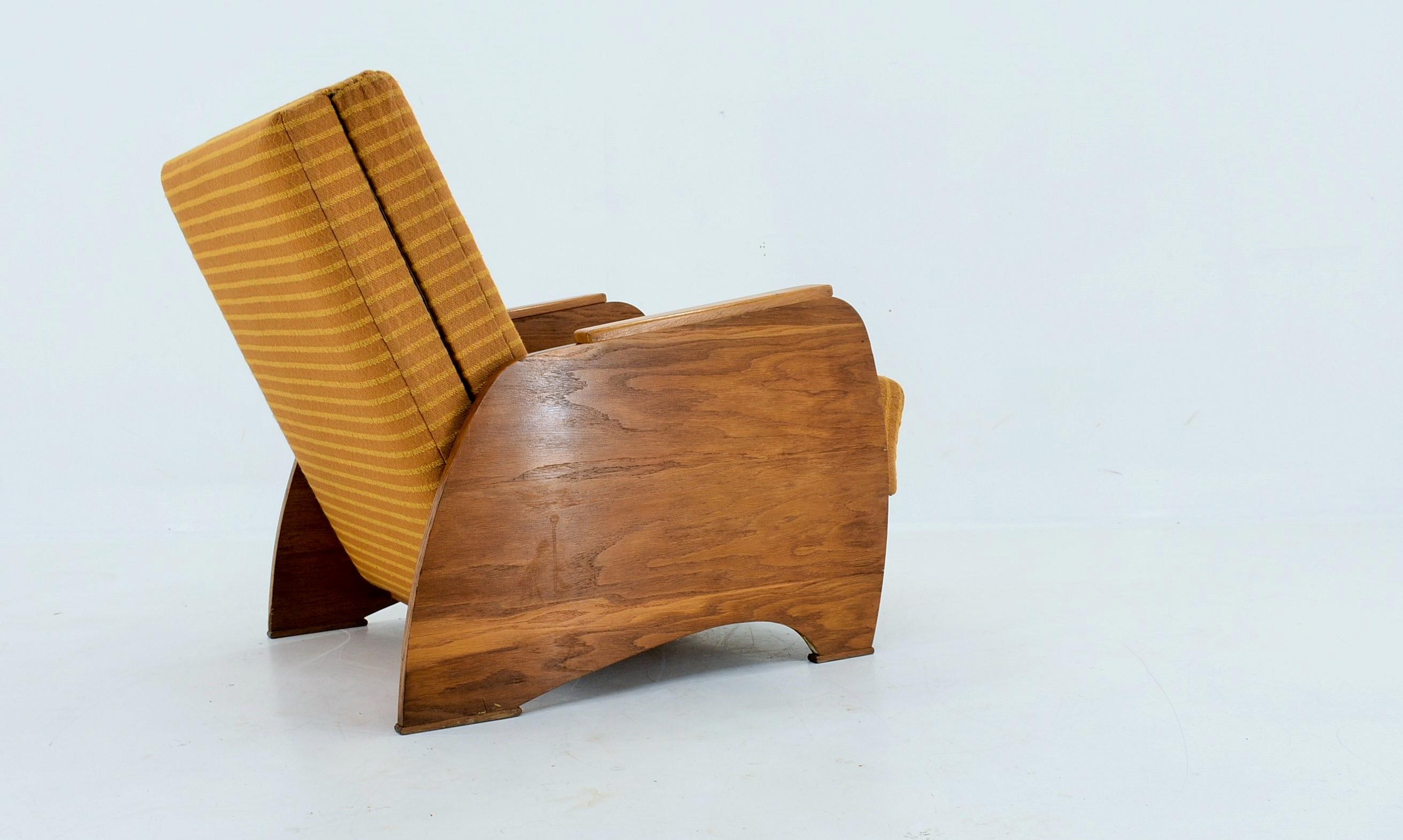 1960s Armchair Convertible to Daybed, Czechoslovakia For Sale 7
