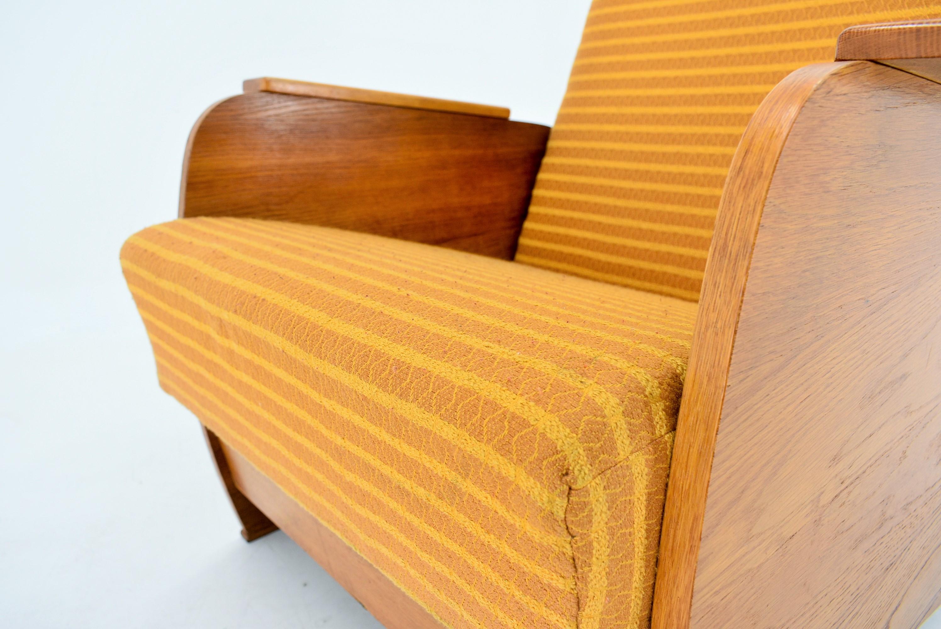 1960s Armchair Convertible to Daybed, Czechoslovakia In Good Condition For Sale In Praha, CZ