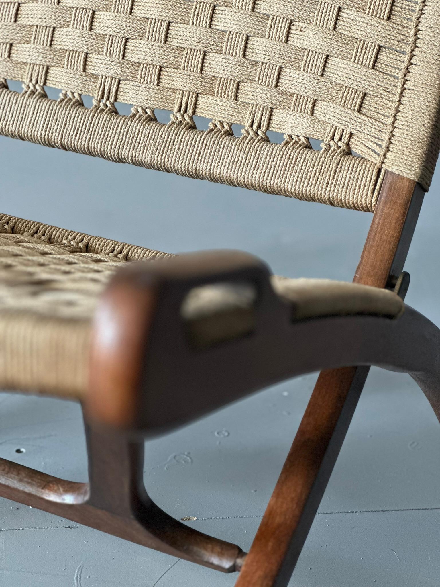 1960er Jahre Sessel, englische Herstellung, Holzgestell mit Sitz und Rückenlehne aus Seil (Englisch) im Angebot