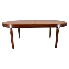 1960er Arne Hovmand-Olsen Großer restaurierter ausziehbarer Teak-Esstisch, Dänemark
