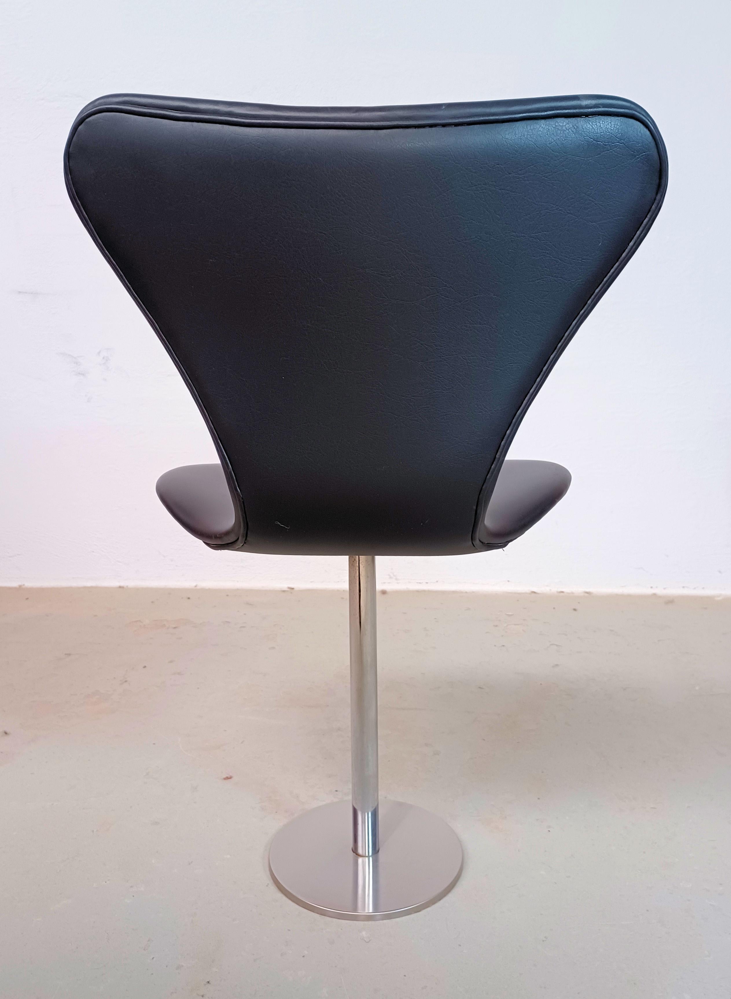 Sillas de auditorio Arne Jacobsen Butterfly, años 60, de Fritz Hansen mediados del siglo XX en venta