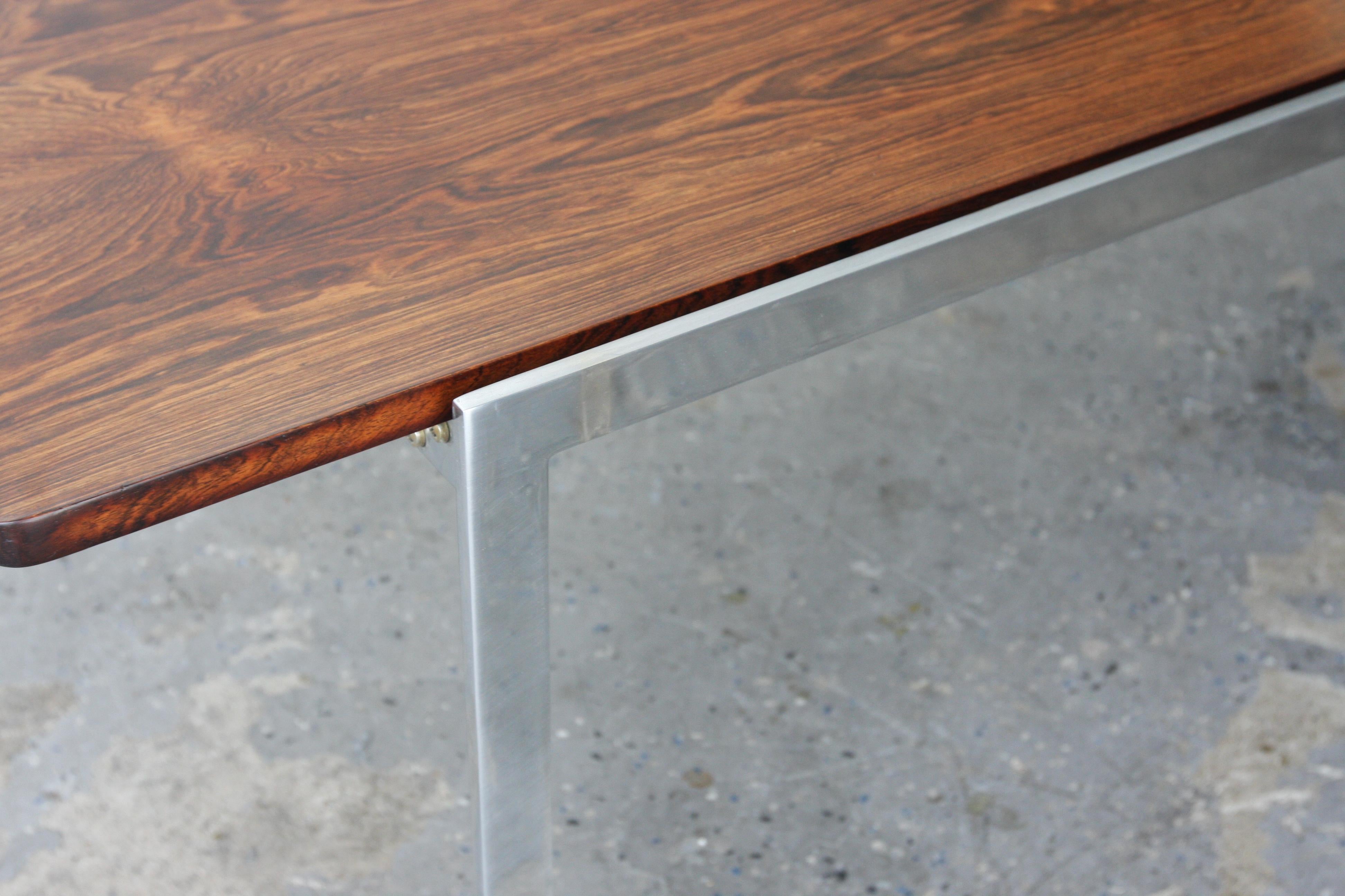 Danois Table basse en bois de rose 3051 Arne Jacobsen pour Fritz Hansen, années 1960 en vente