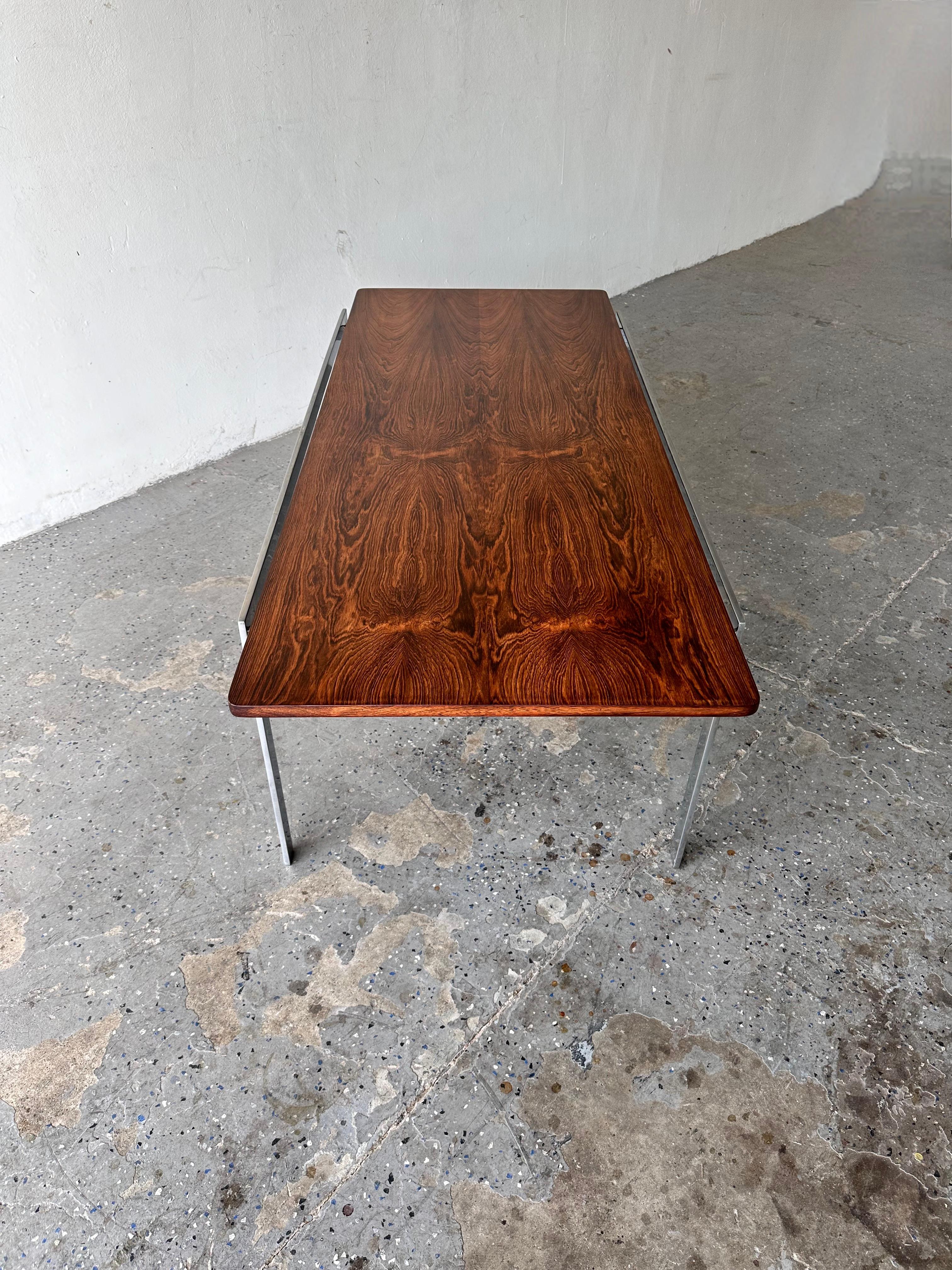 Table basse en bois de rose 3051 Arne Jacobsen pour Fritz Hansen, années 1960 en vente 2