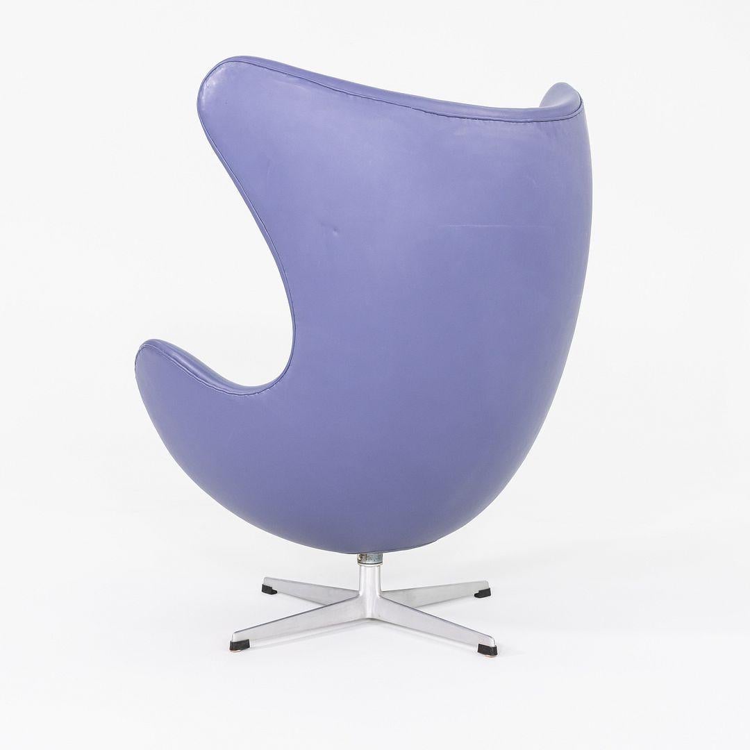 Silla Egg Lounge de Arne Jacobsen para Fritz Hansen, morada, años 60 Danés en venta