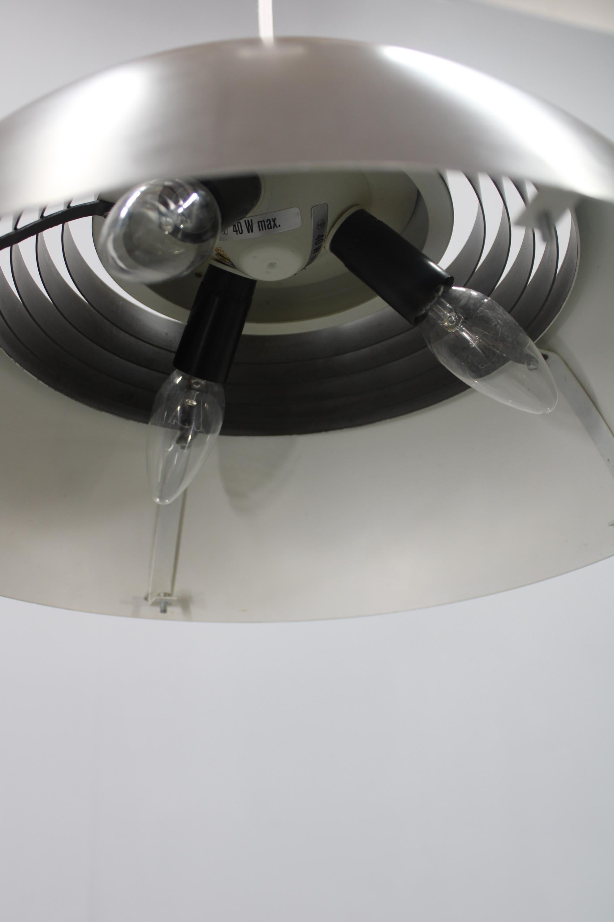 Lampada a sospensione Arne Jacobsen del 1960 per Louis Poulsen, Danimarca in vendita 3