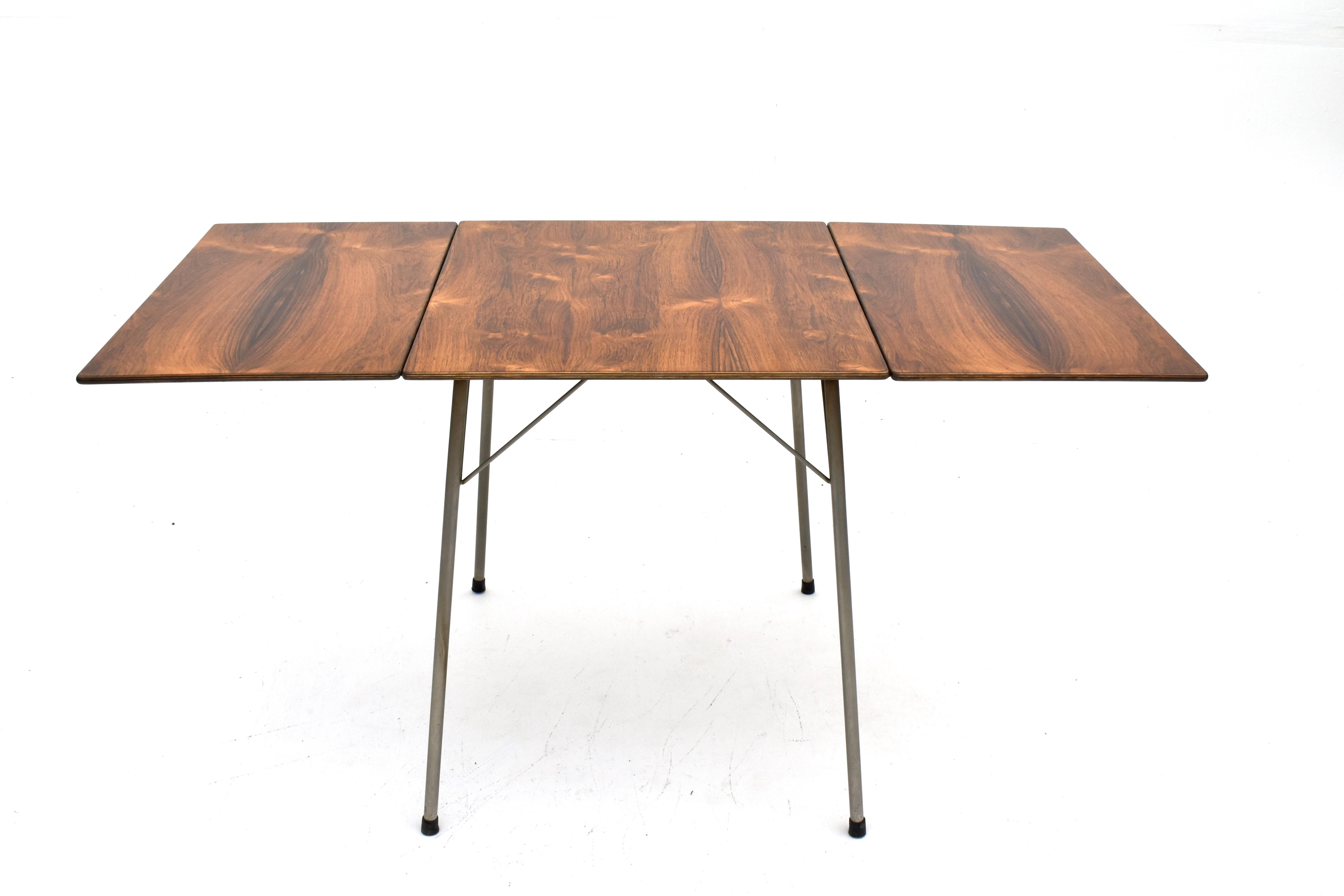 Scandinave moderne 1960s Arne Jacobsen Rosewood Dining Table For Fritz Hansen en vente