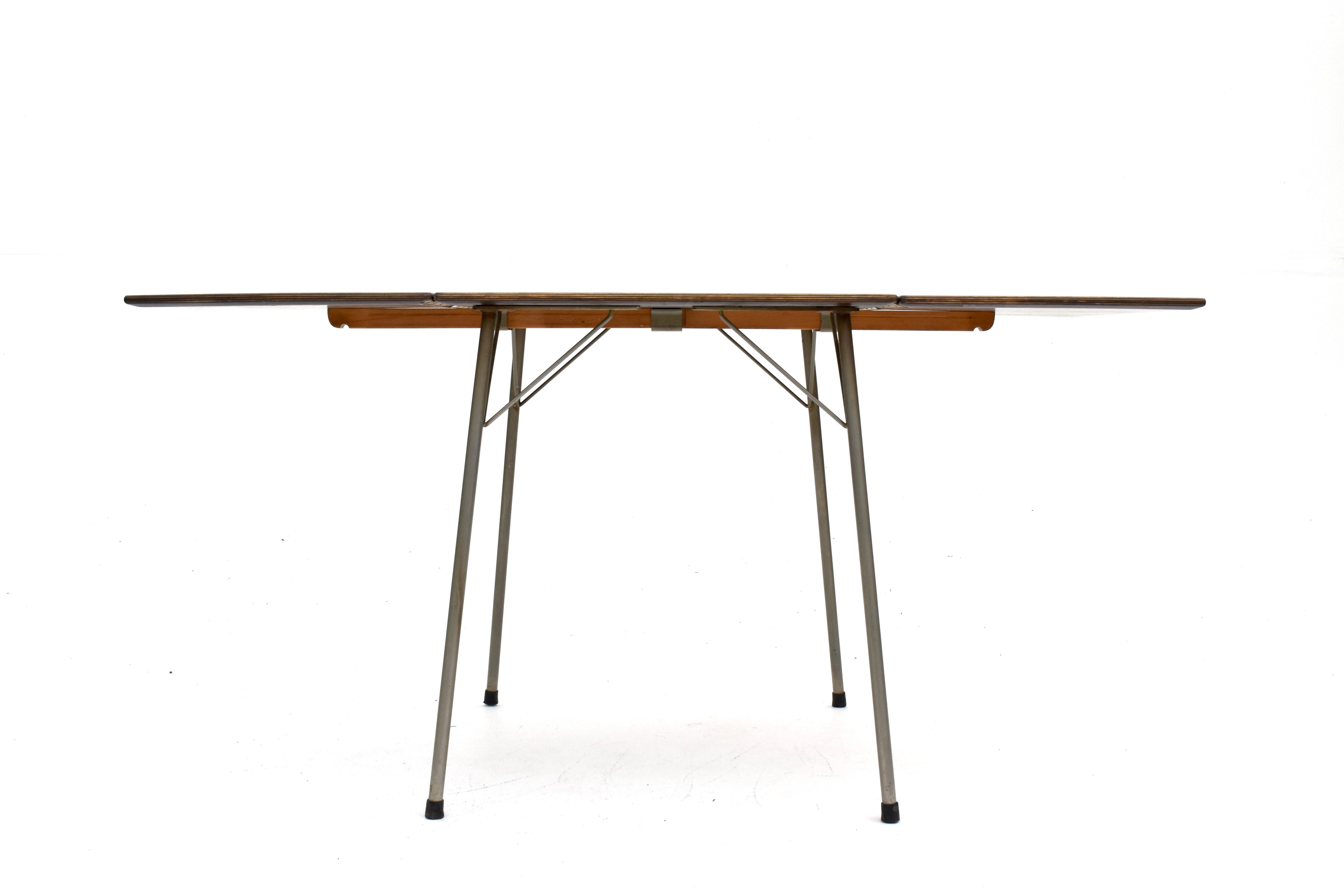 1960s Arne Jacobsen Rosewood Dining Table For Fritz Hansen Bon état - En vente à Shepperton, Surrey