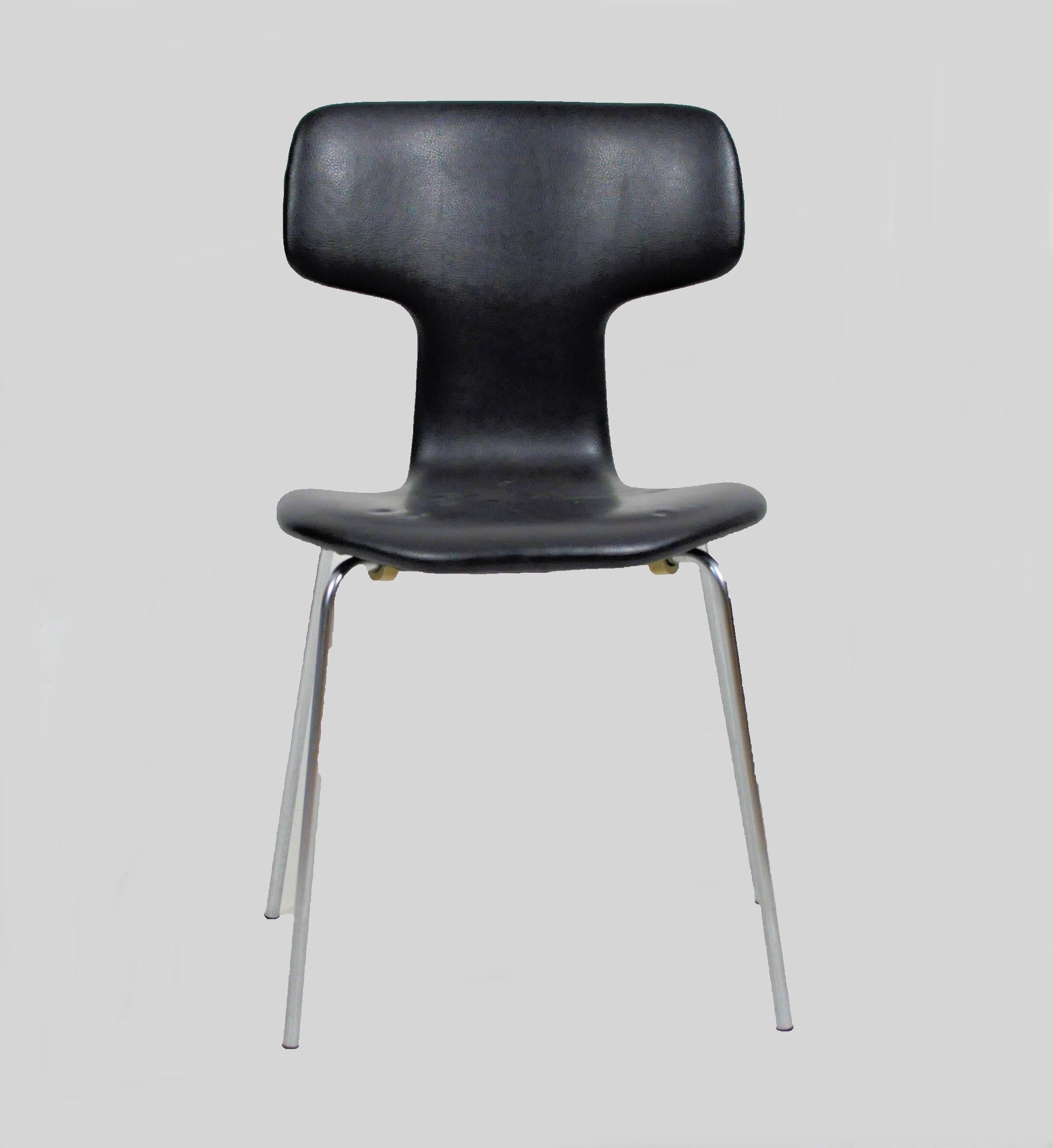 1960s Arne Jacobsen Set of Six T Chairs or Hammer Chairs by Fritz Hansen

Ensemble de six chaises danoises vintage, modèle 3103 d'Arne Jacobsen, appelées 