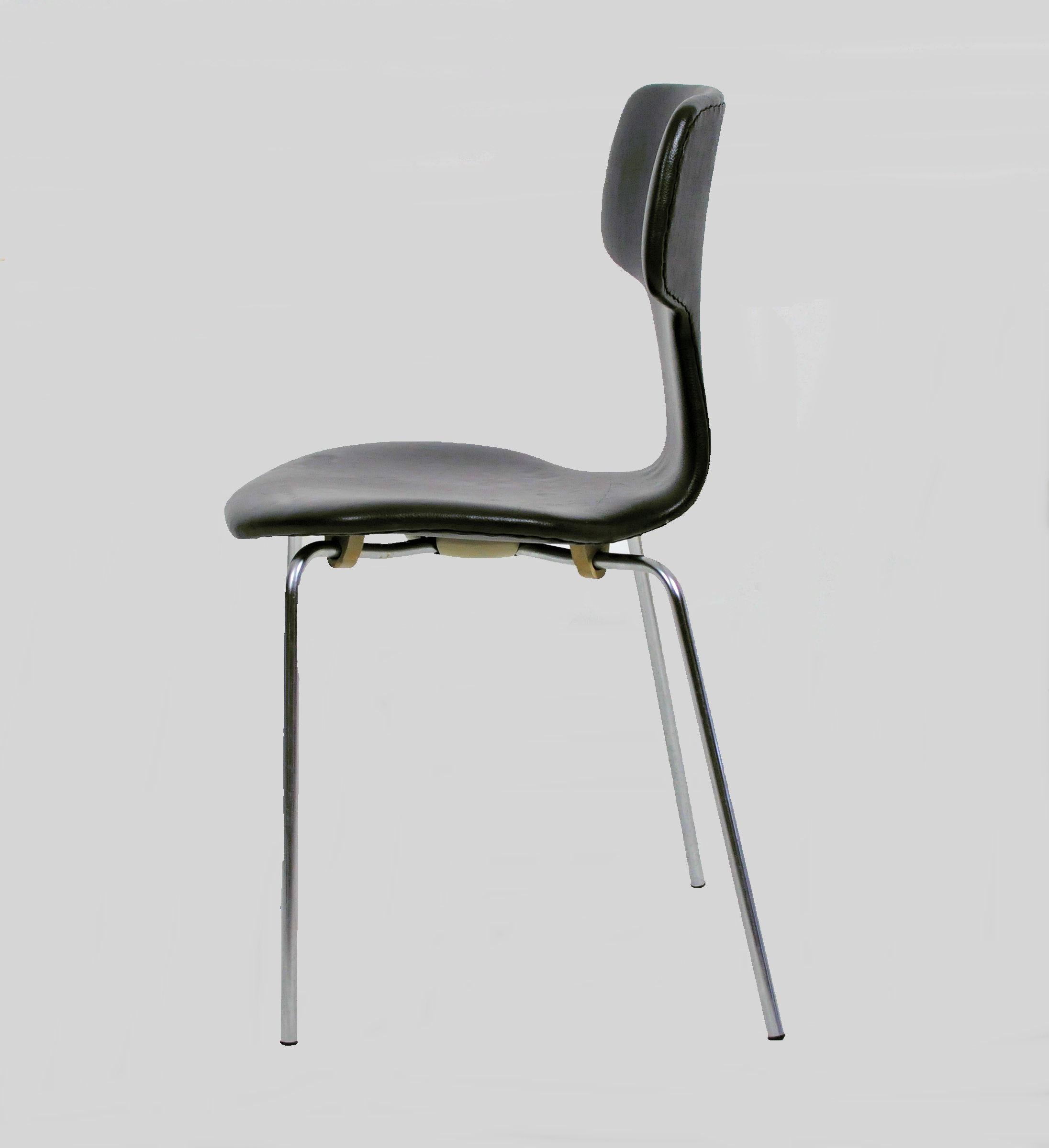 Danois 1960s Arne Jacobsen Set of Six T Chairs or Hammer Chairs by Fritz Hansen en vente