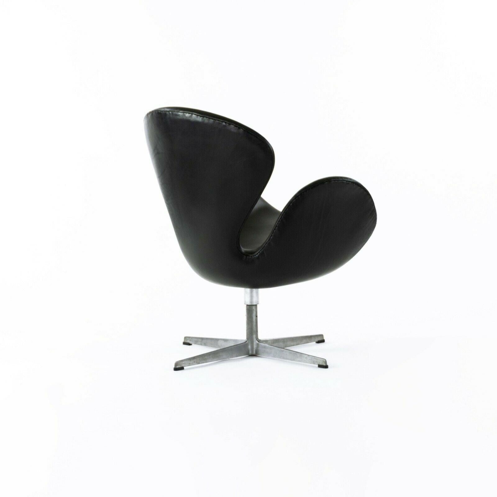 Danish 1960s Arne Jacobsen Swan Chair by Fritz Hansen of Denmark in Black Leather For Sale