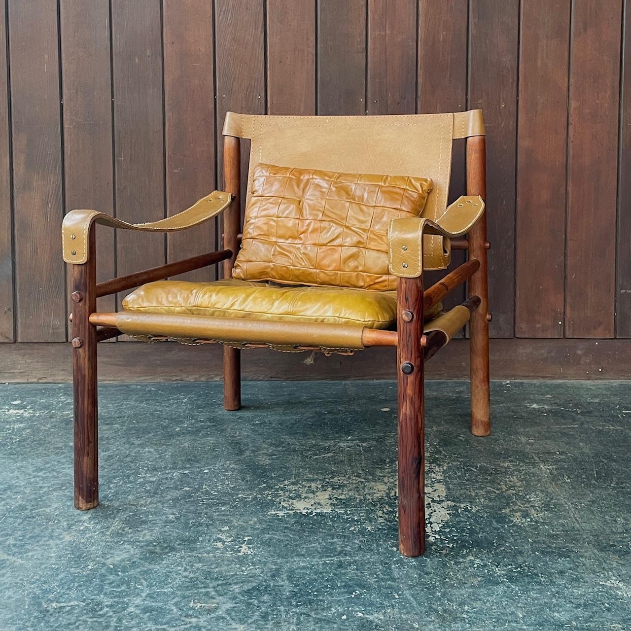 Scandinave moderne 1960 Arne Norells Rosewood Leather Sling Sirocco Safari Lounge Chair Mid-Century (Chaise longue Sirocco Safari) en vente