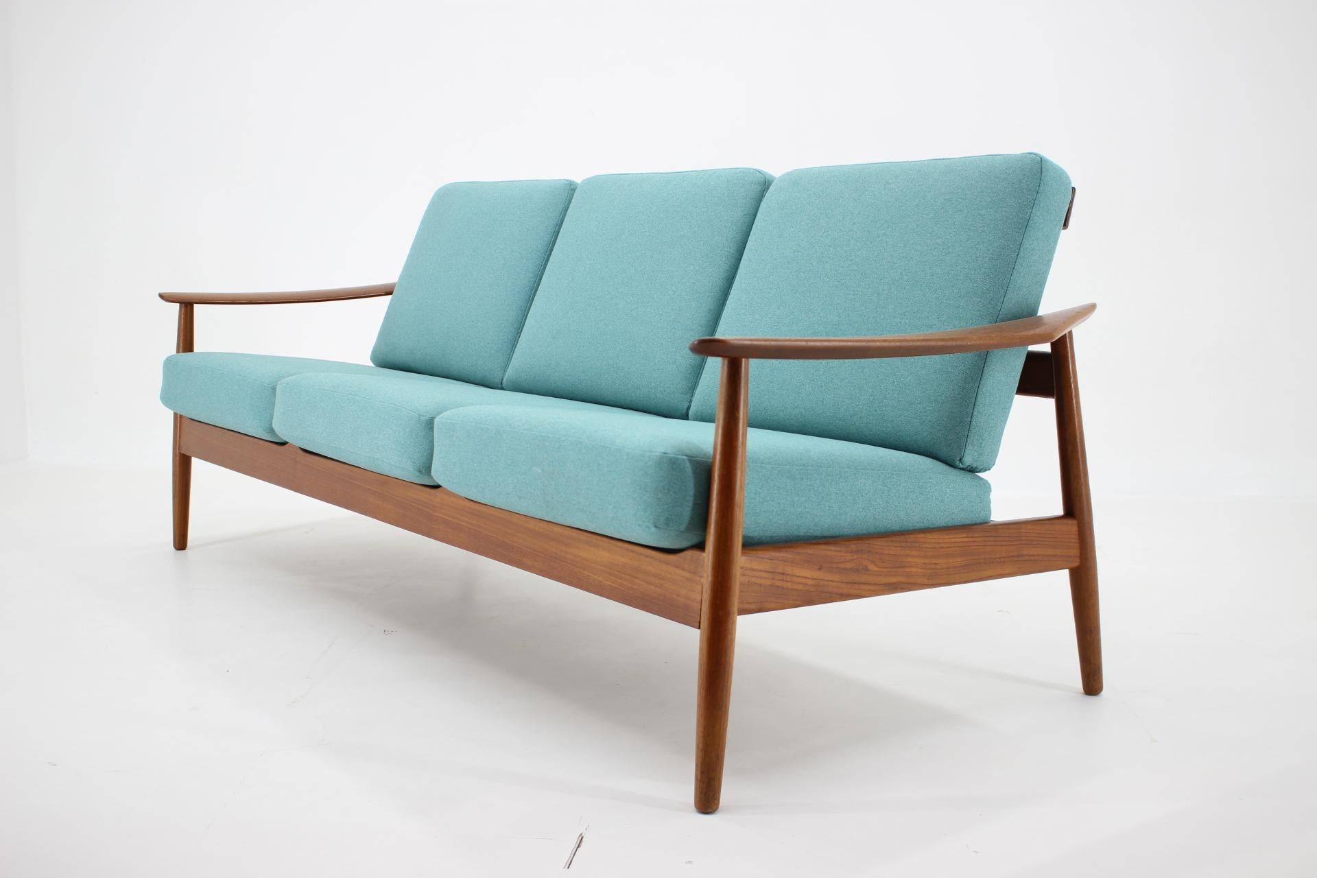 Arne Vodder: 3-Sitz-Sofa aus den 1960er Jahren für France & Sn, Dänemark (Moderne der Mitte des Jahrhunderts) im Angebot