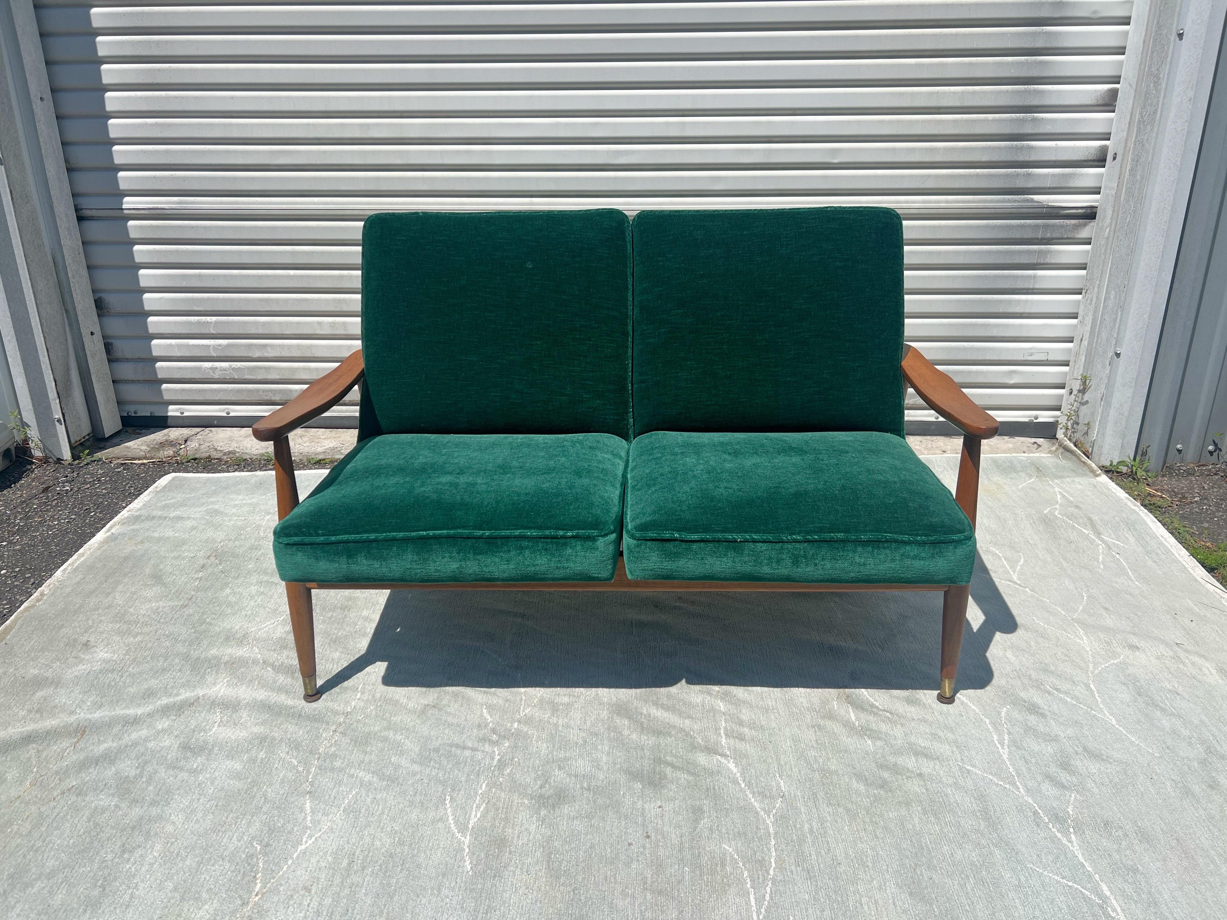 Mid-Century Modern 1960s Arne Vodder Attributed 2 Seater Lounger Sofa in Green Mohair For Sale