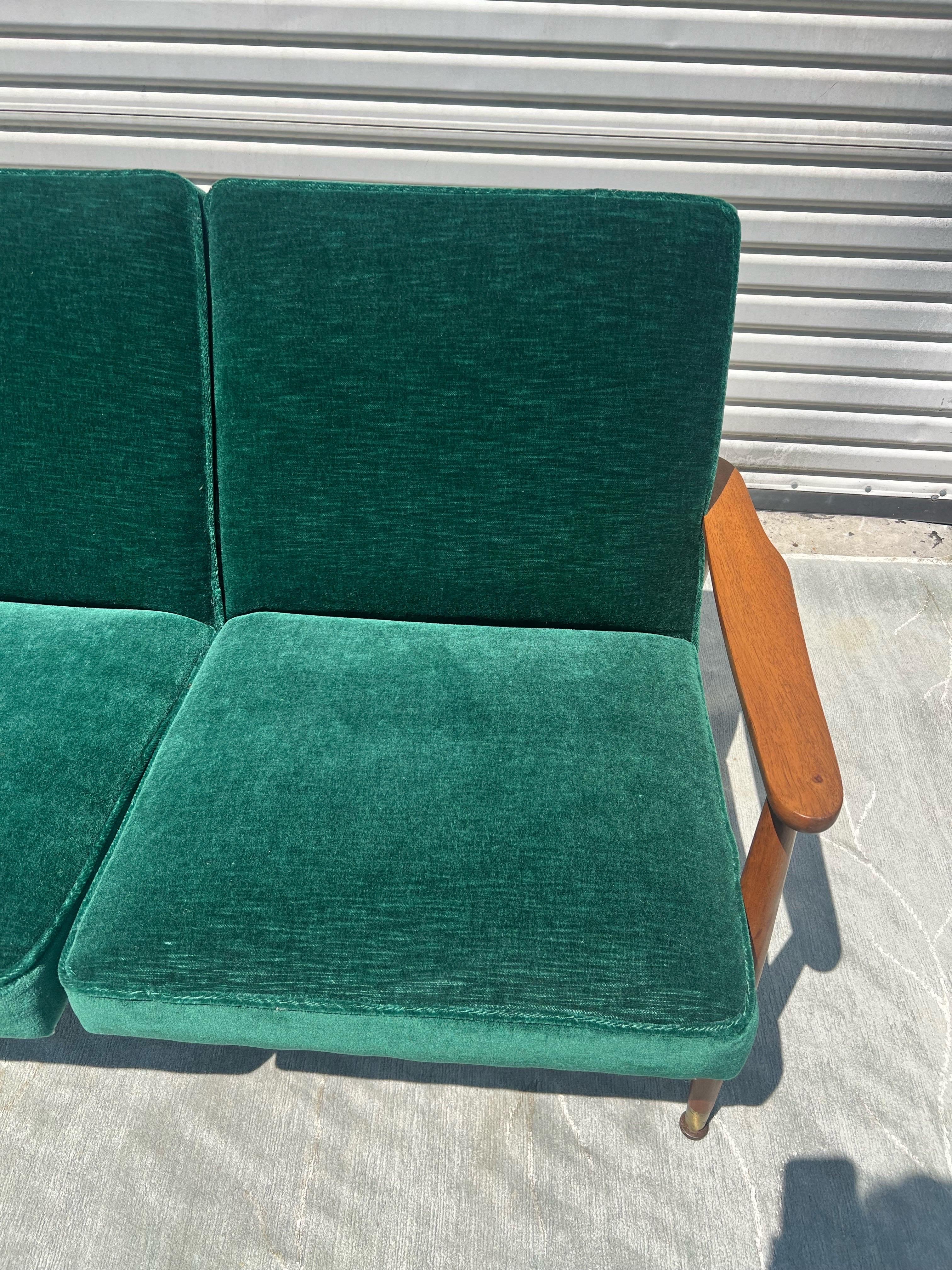 20th Century 1960s Arne Vodder Attributed 2 Seater Lounger Sofa in Green Mohair For Sale