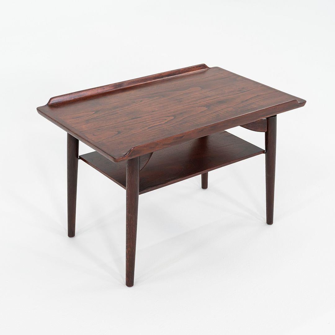 Moderne 1960 Arne Vodder pour George Tanier T9 Table d'appoint / de chevet en teck et Oak en vente