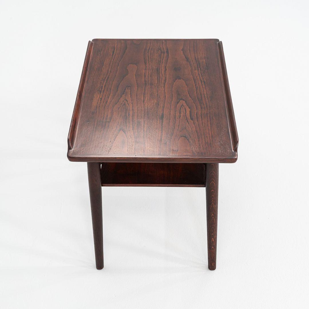 Milieu du XXe siècle 1960 Arne Vodder pour George Tanier T9 Table d'appoint / de chevet en teck et Oak en vente