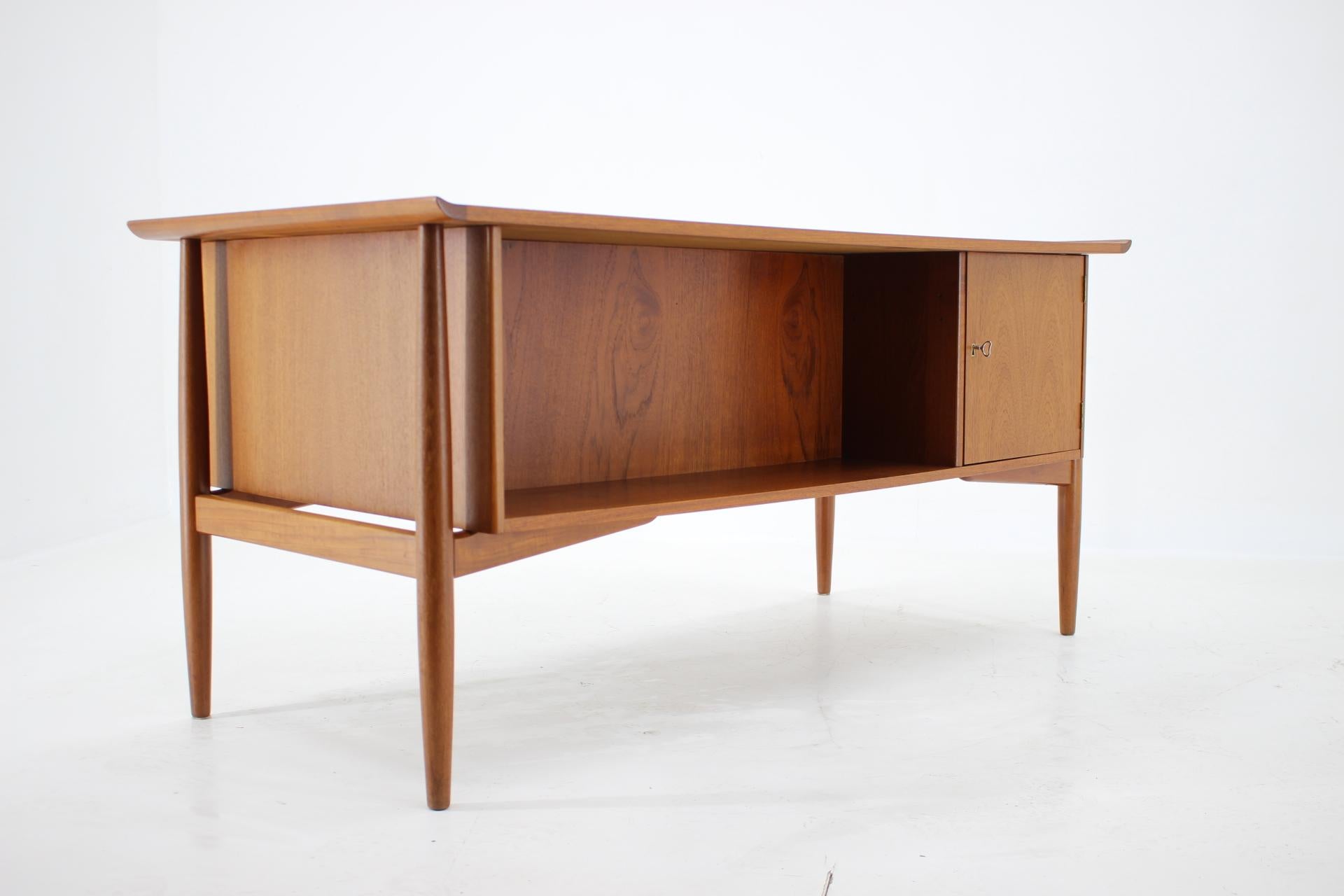 Danish 1960s Arne Vodder Teak Free Standing Writing Desk for H.P. Hansen, Denmark