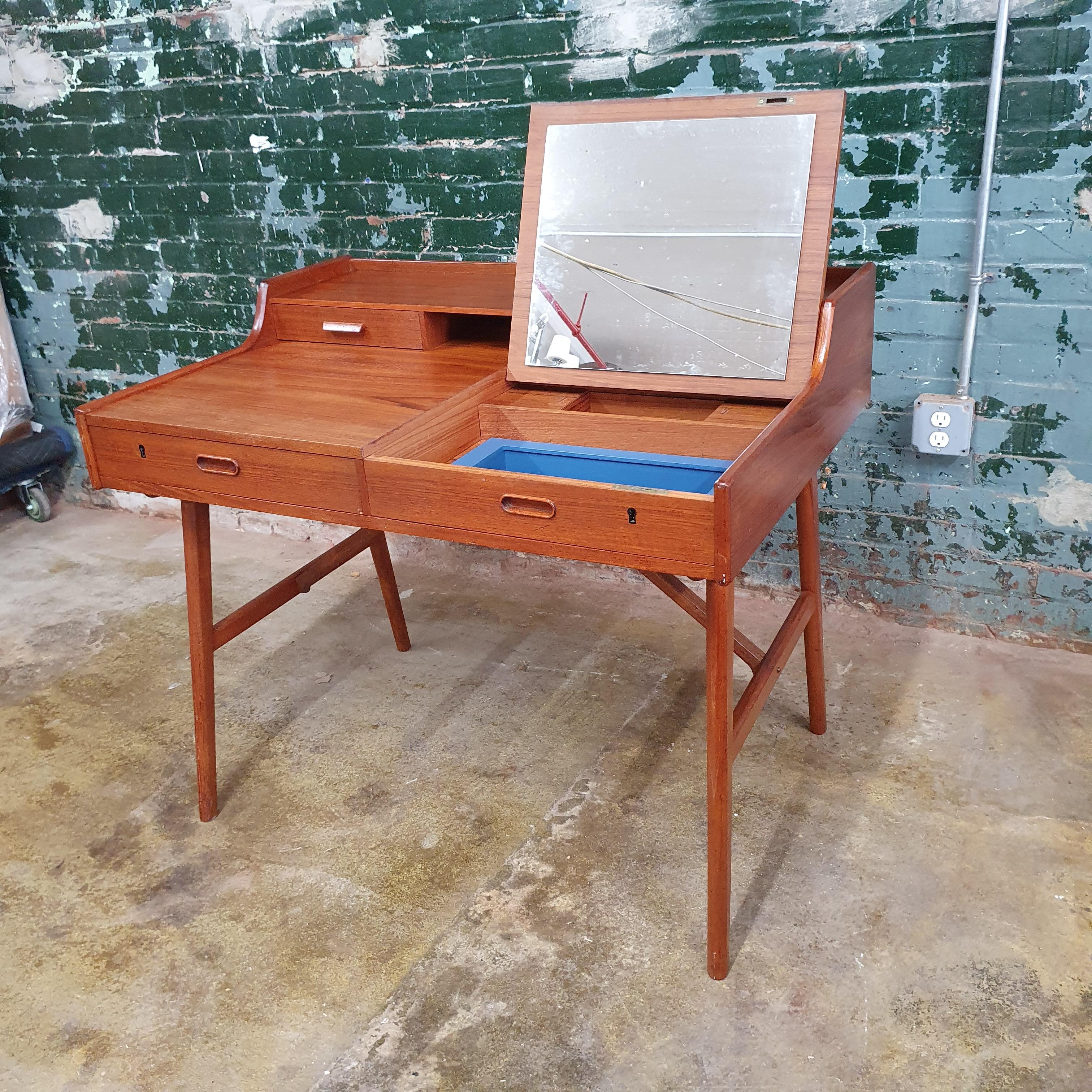 Danish 1960s Arne Wahl Iversen Model 65 Teak Desk with Vanity for Vinde Møbelfabrik