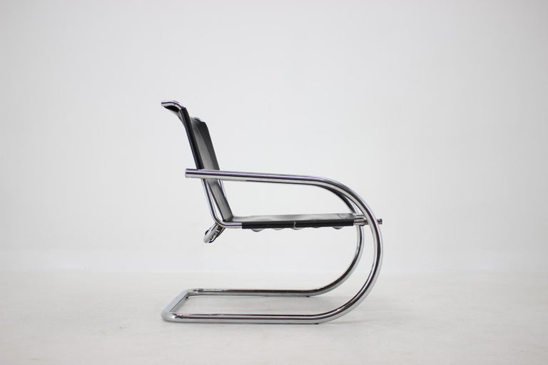 Mid-Century Modern 1960s Arrben Chrome and Leather Cantilever Chair, Italy For Sale
