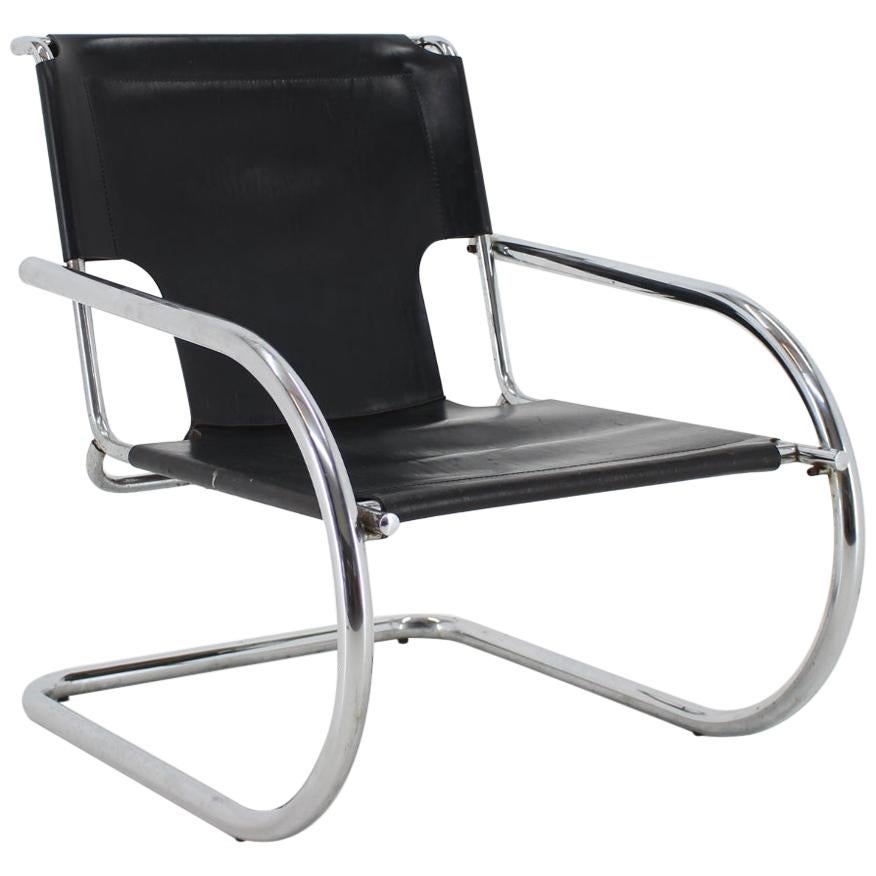 Italian Modern leather chairs by Arrben For Sale at 1stDibs