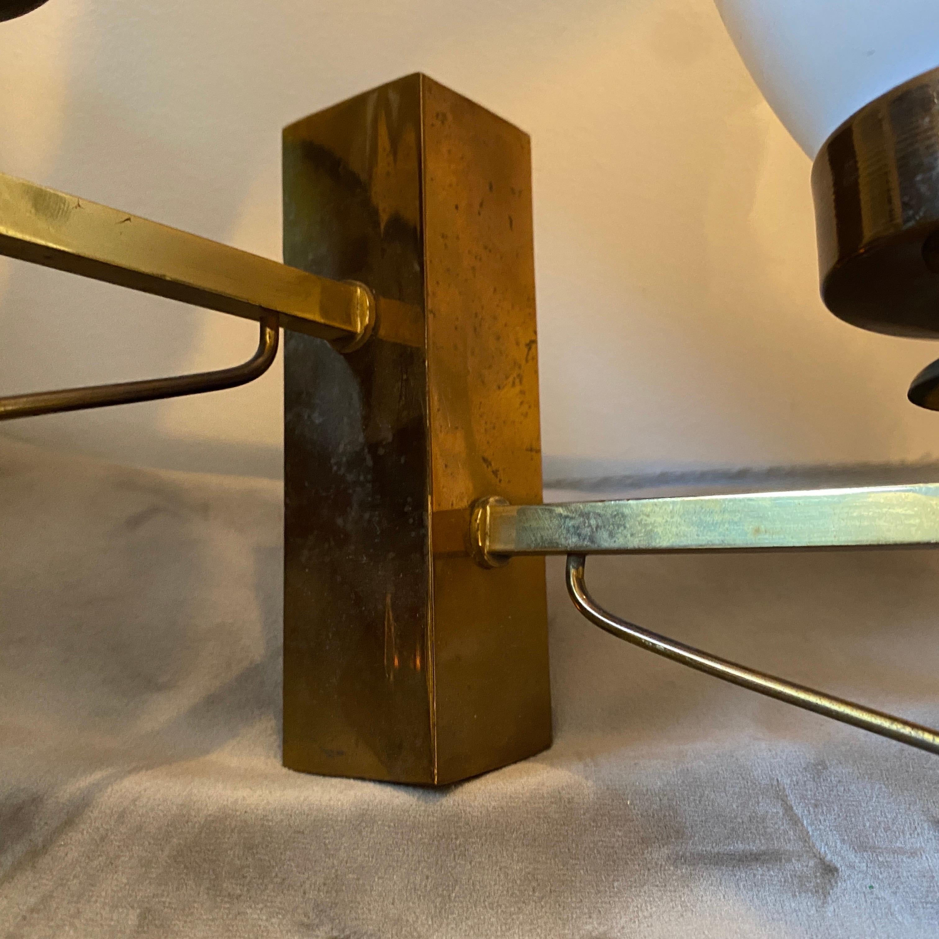 1960s Arredoluce Style Brass and Glass Mid-Century Modern Italian Wall Sconces For Sale 4