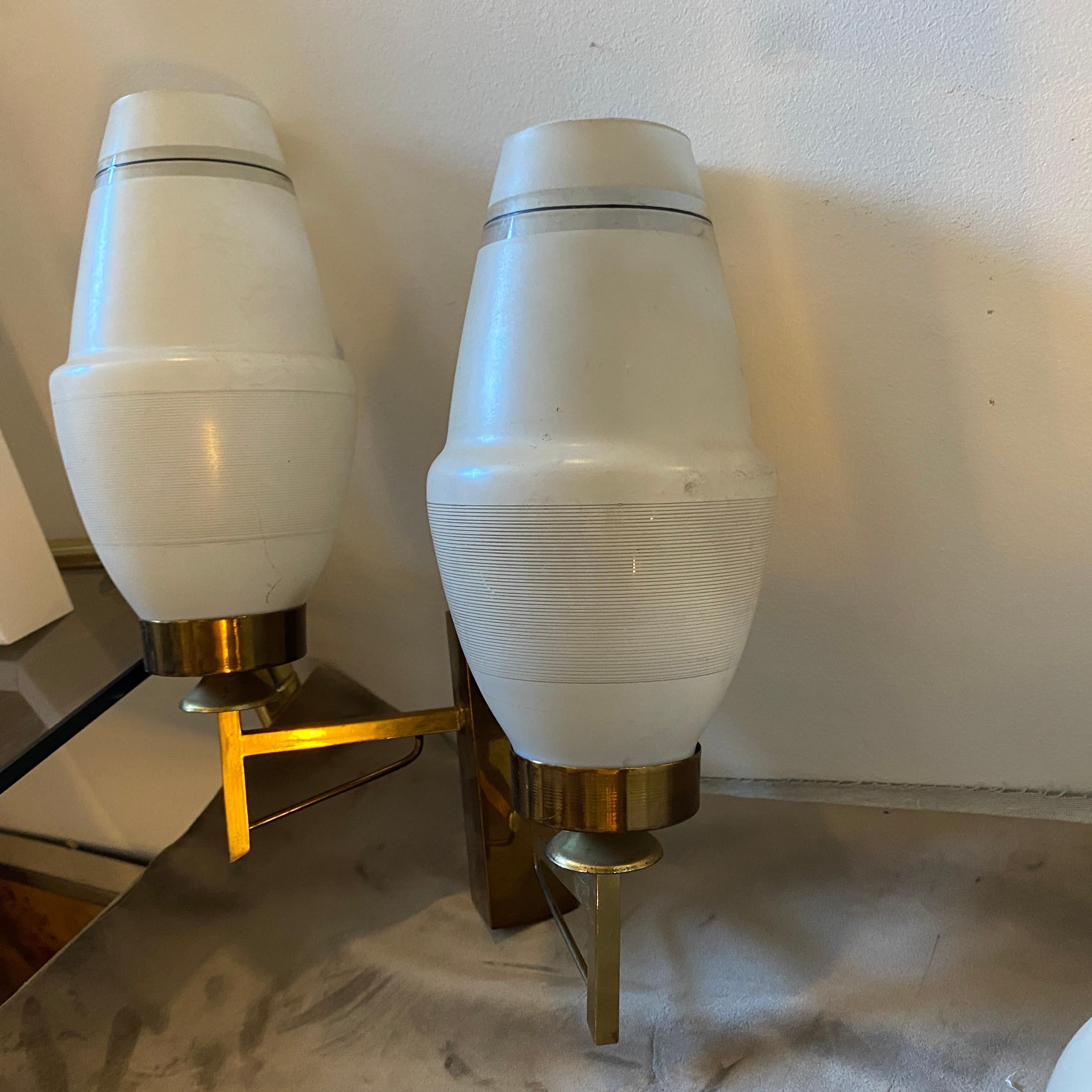 1960s Arredoluce Style Brass and Glass Mid-Century Modern Italian Wall Sconces For Sale 5