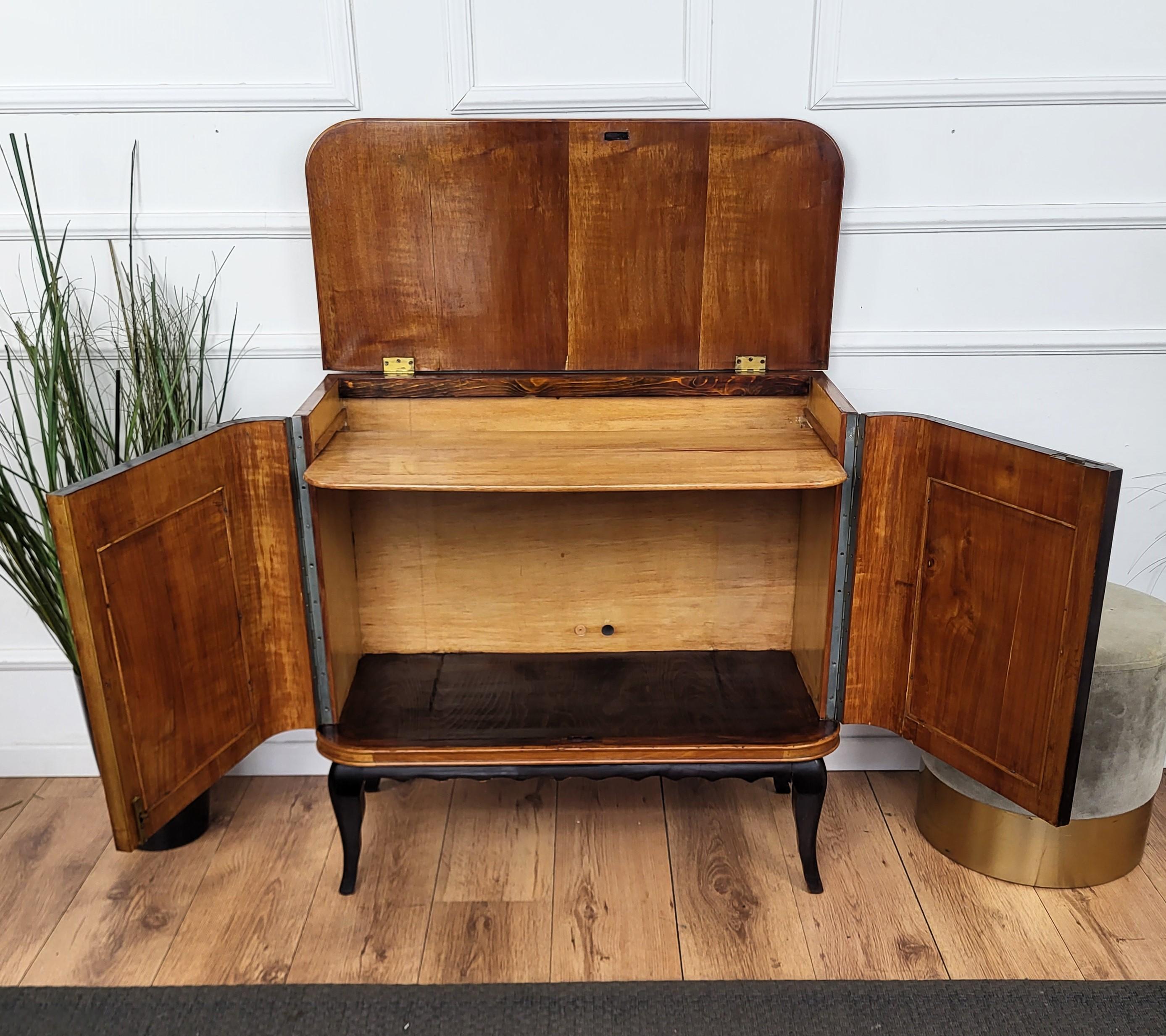 1960s Art Deco Mid-Century Italian Forest Wildlife Carved Wood Dry Bar Cabinet For Sale 4