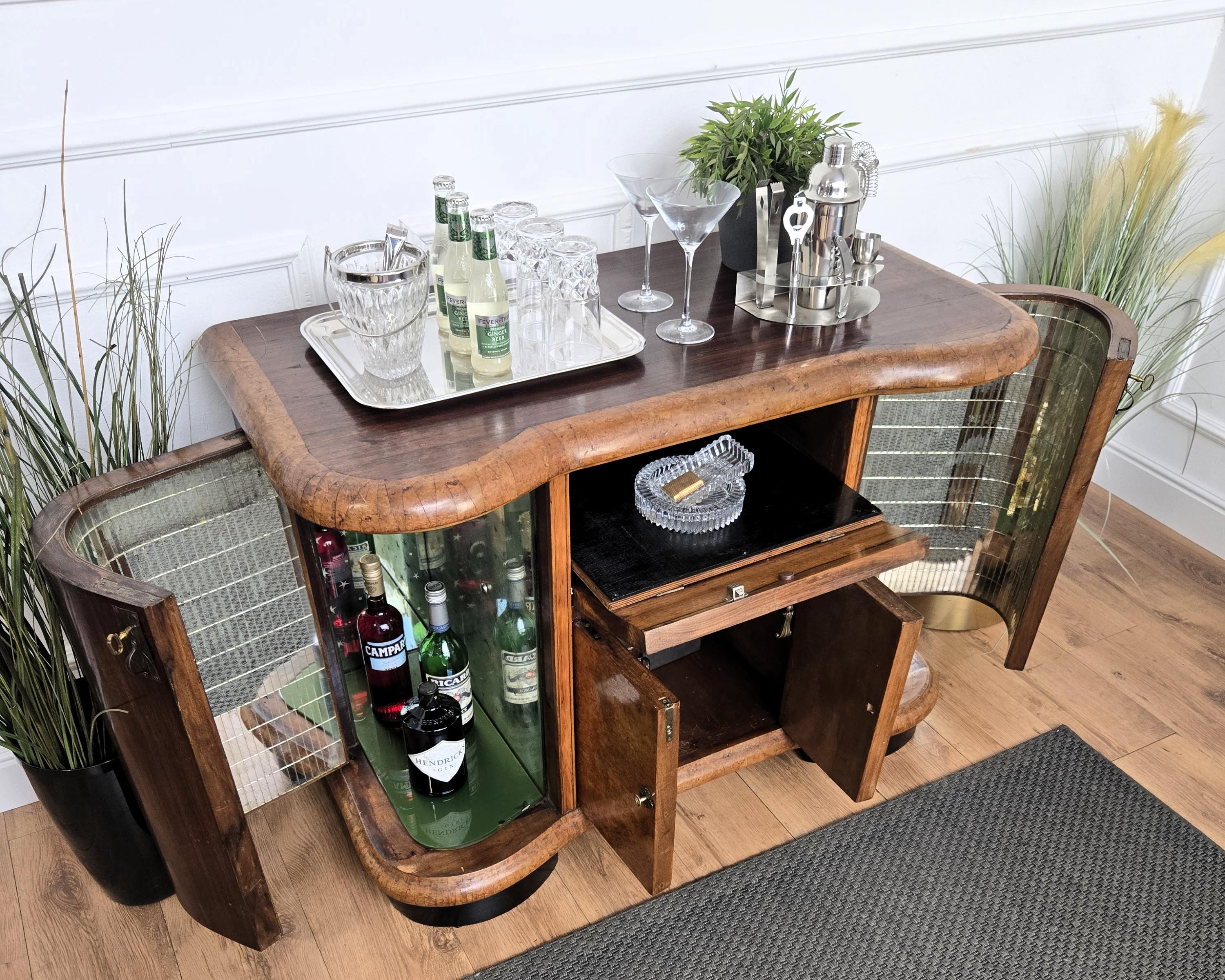 1960s Art Deco Mid-Century Italian Walnut Burl and Mirror Mosaic Dry Bar Cabinet Art Decó