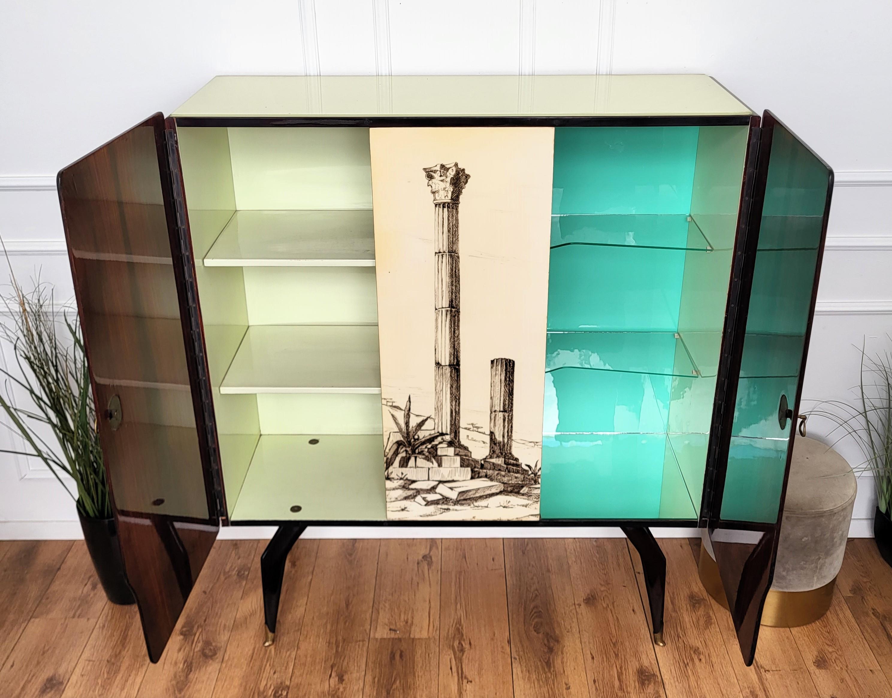 1960s Art Deco Midcentury Italian Tall Wood Decorated Brass Dry Bar Cabinet en vente 4